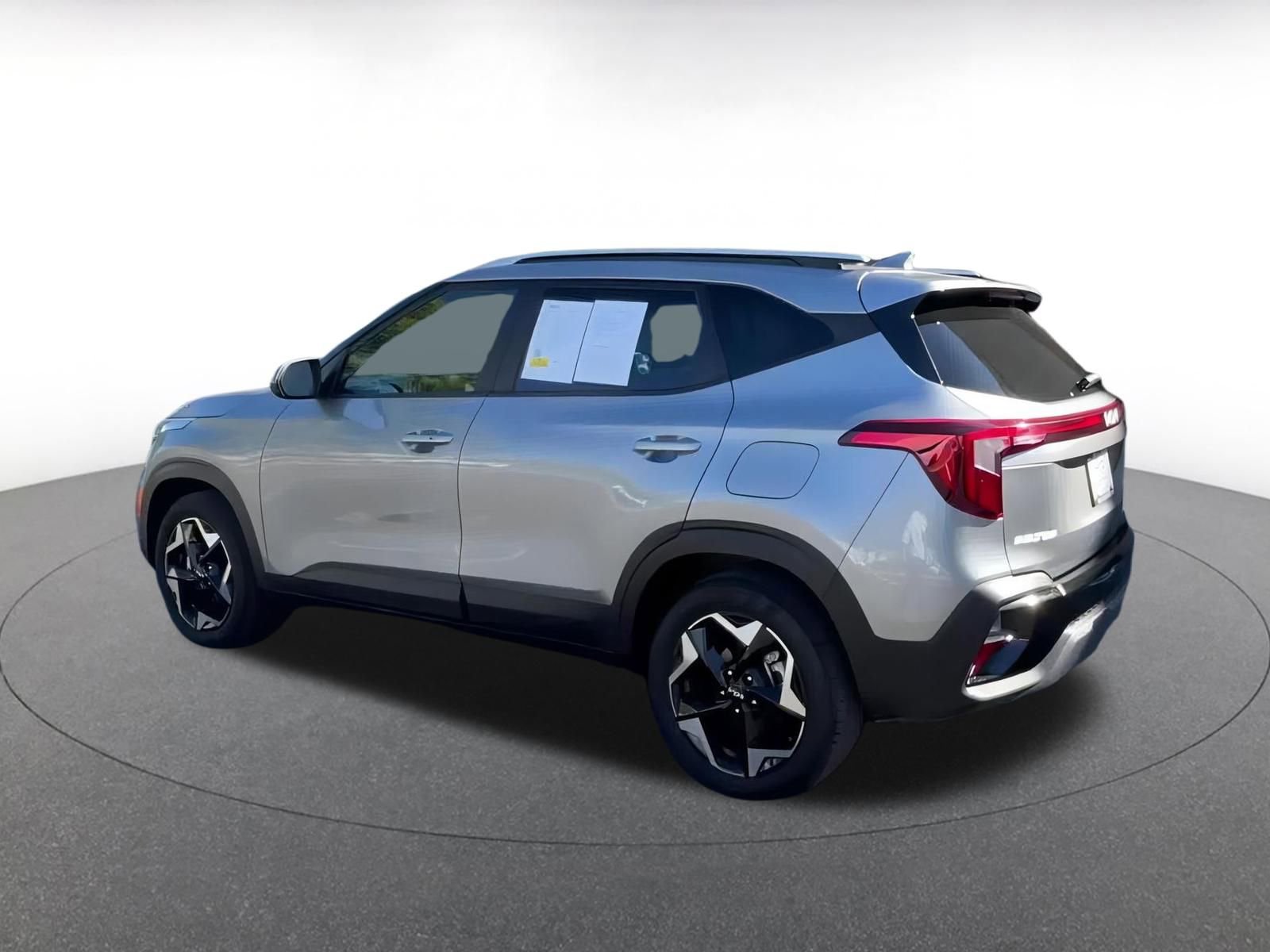 Thumbnail: 2025 Kia Seltos - 10