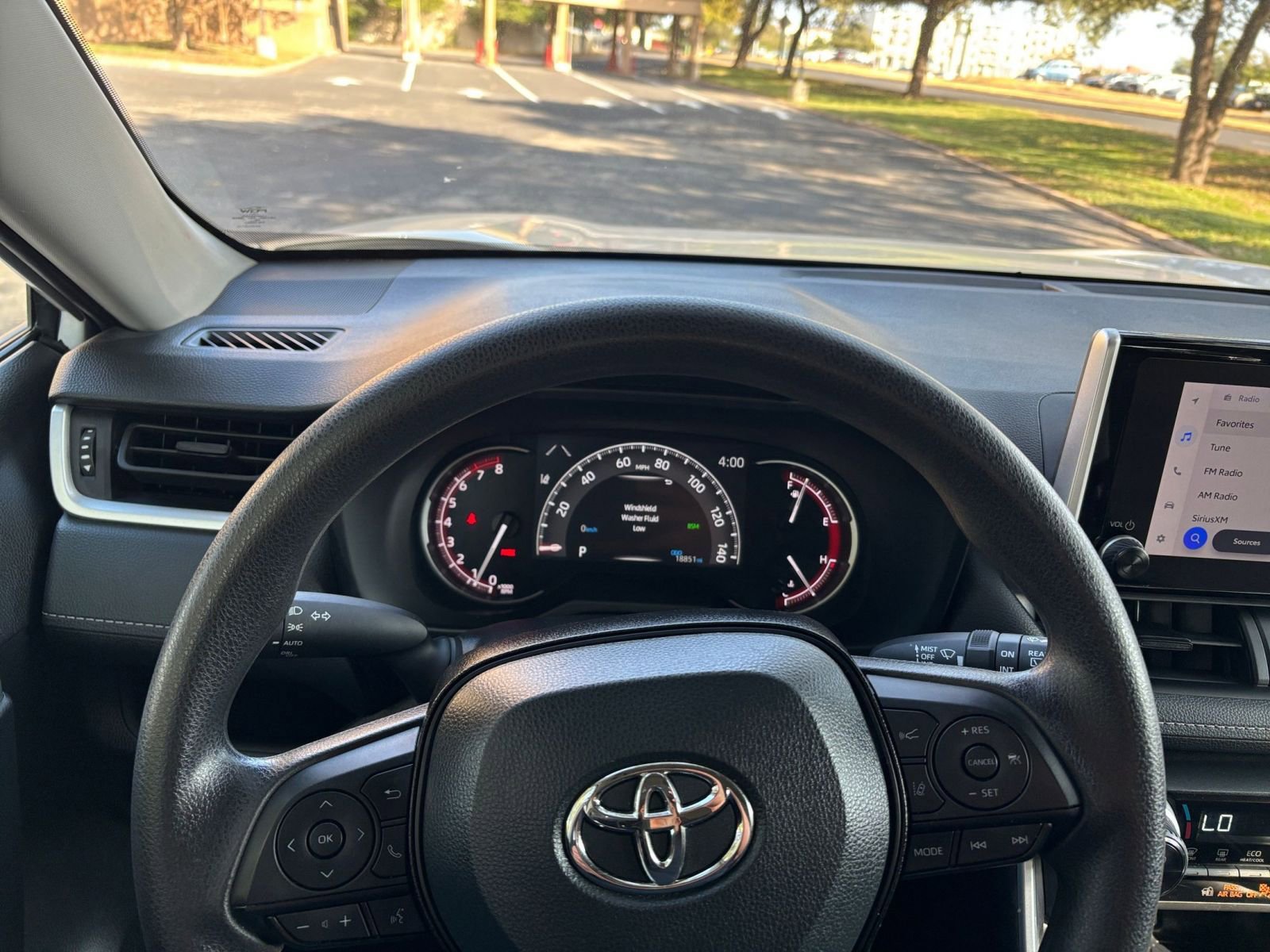 Thumbnail: 2025 Toyota RAV4 - 28