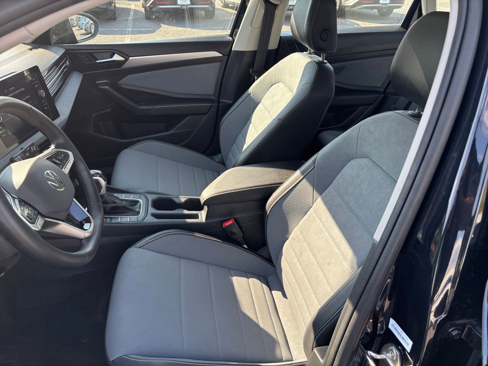 Thumbnail: 2025 Volkswagen Jetta - 34