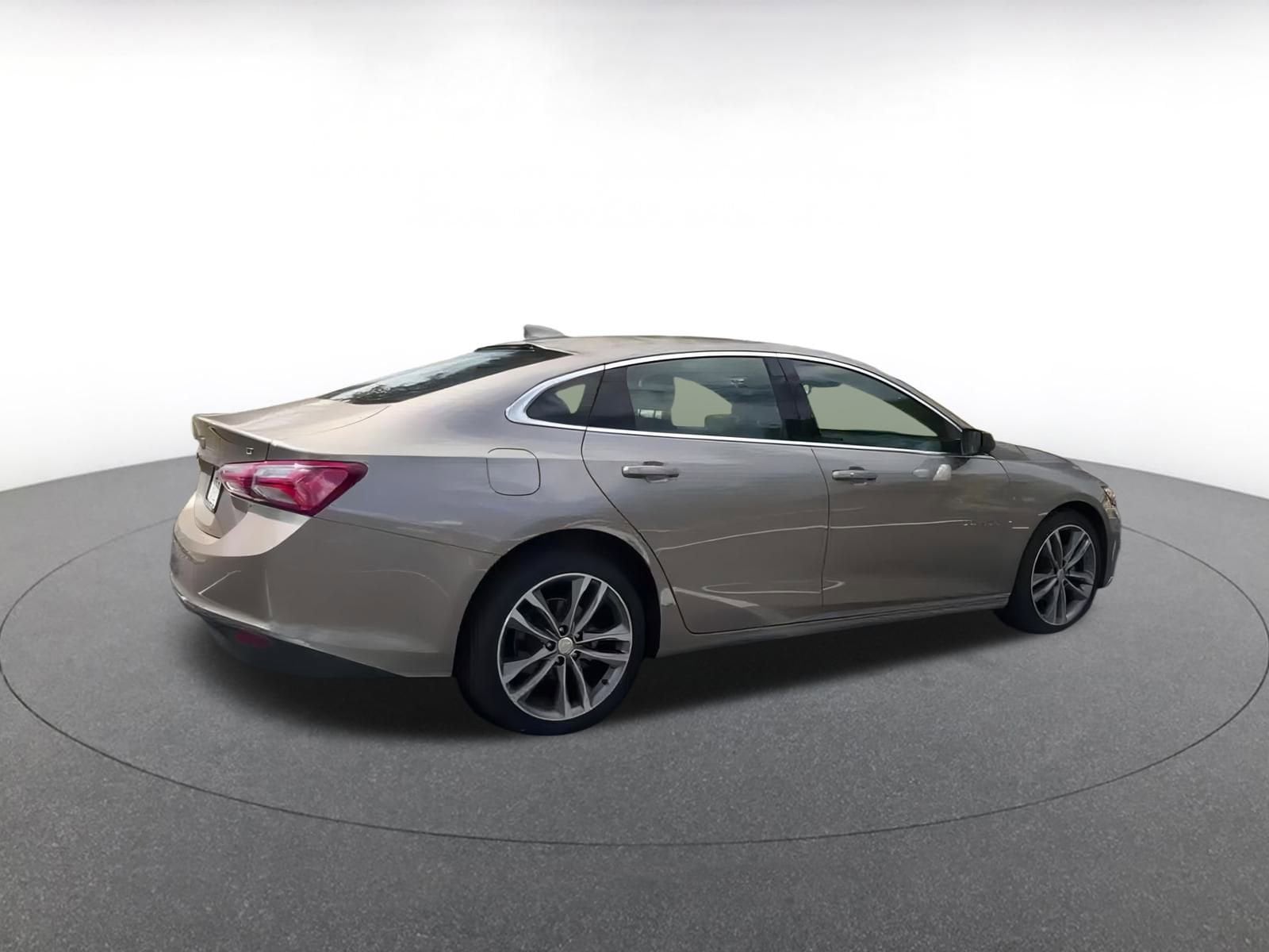 Thumbnail: 2024 Chevrolet Malibu - 12