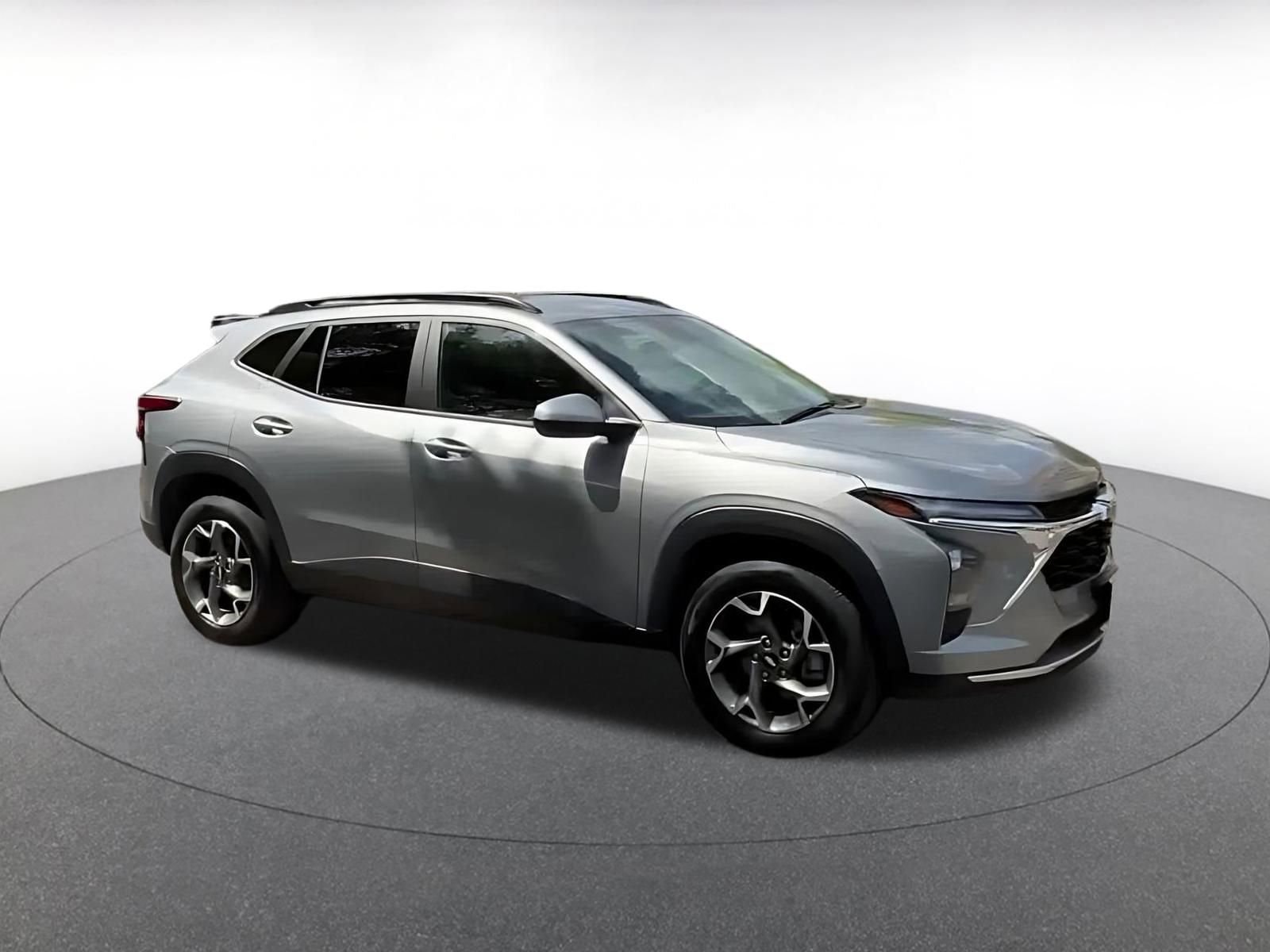 Thumbnail: 2025 Chevrolet Trax - 2