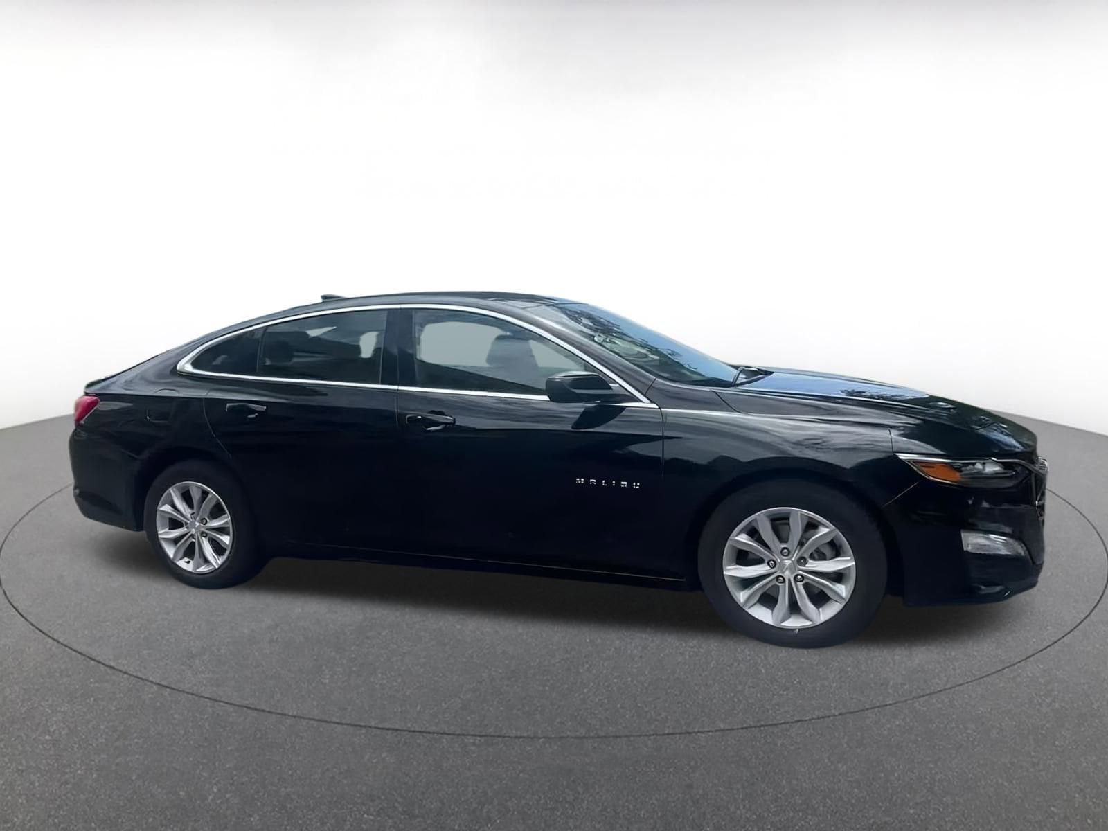 Thumbnail: 2024 Chevrolet Malibu - 16