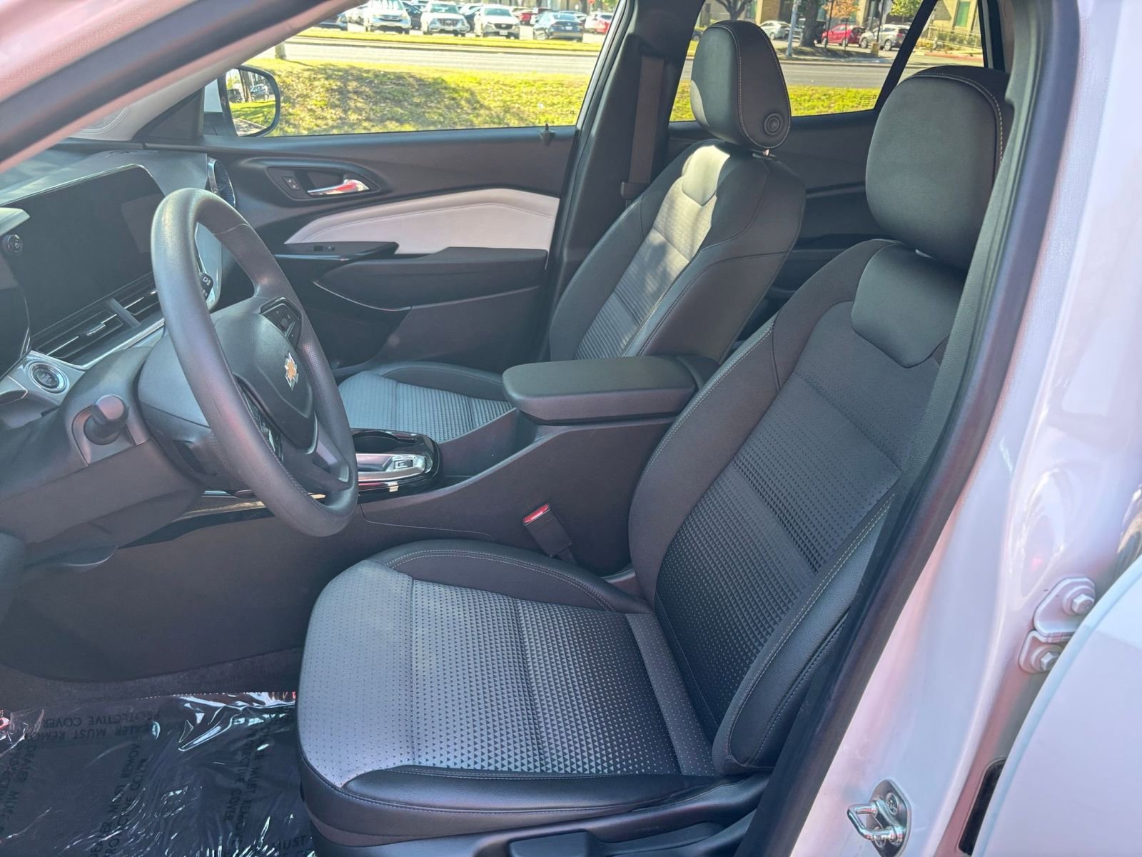 Thumbnail: 2025 Chevrolet Trax - 30