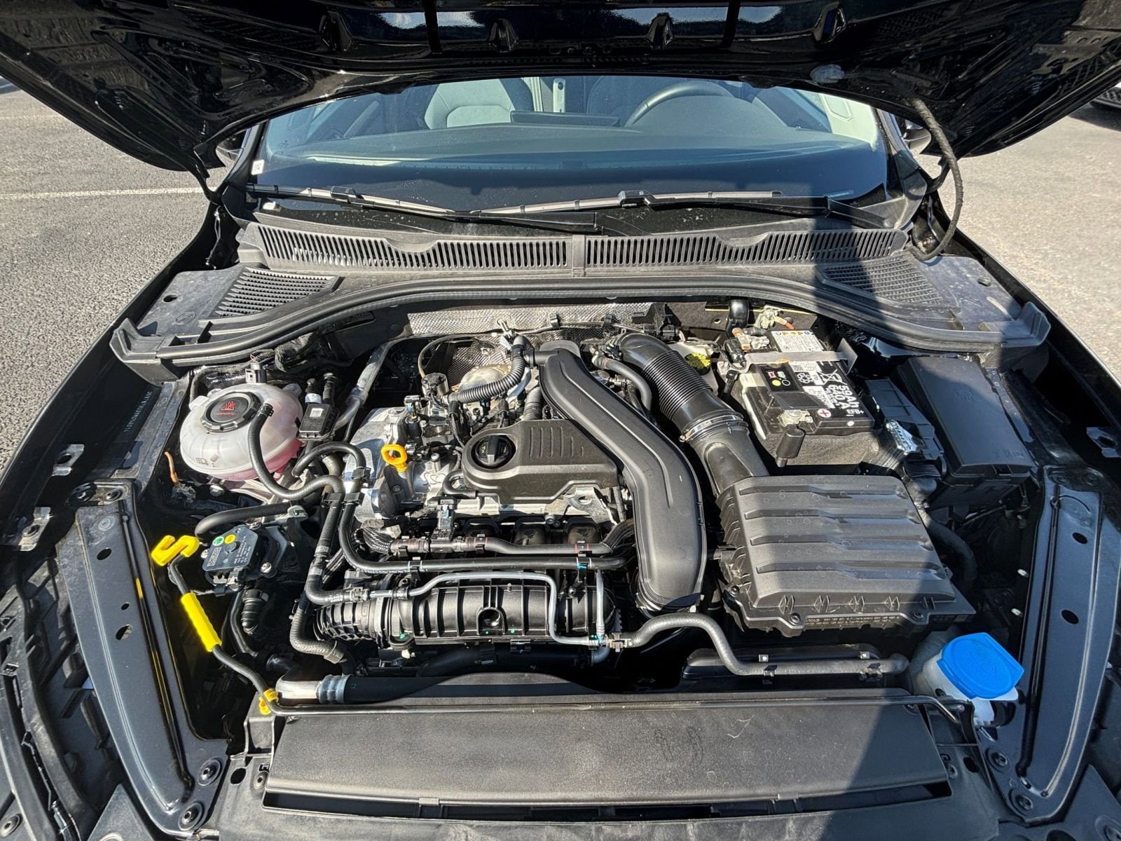 Thumbnail: 2025 Volkswagen Jetta - 30