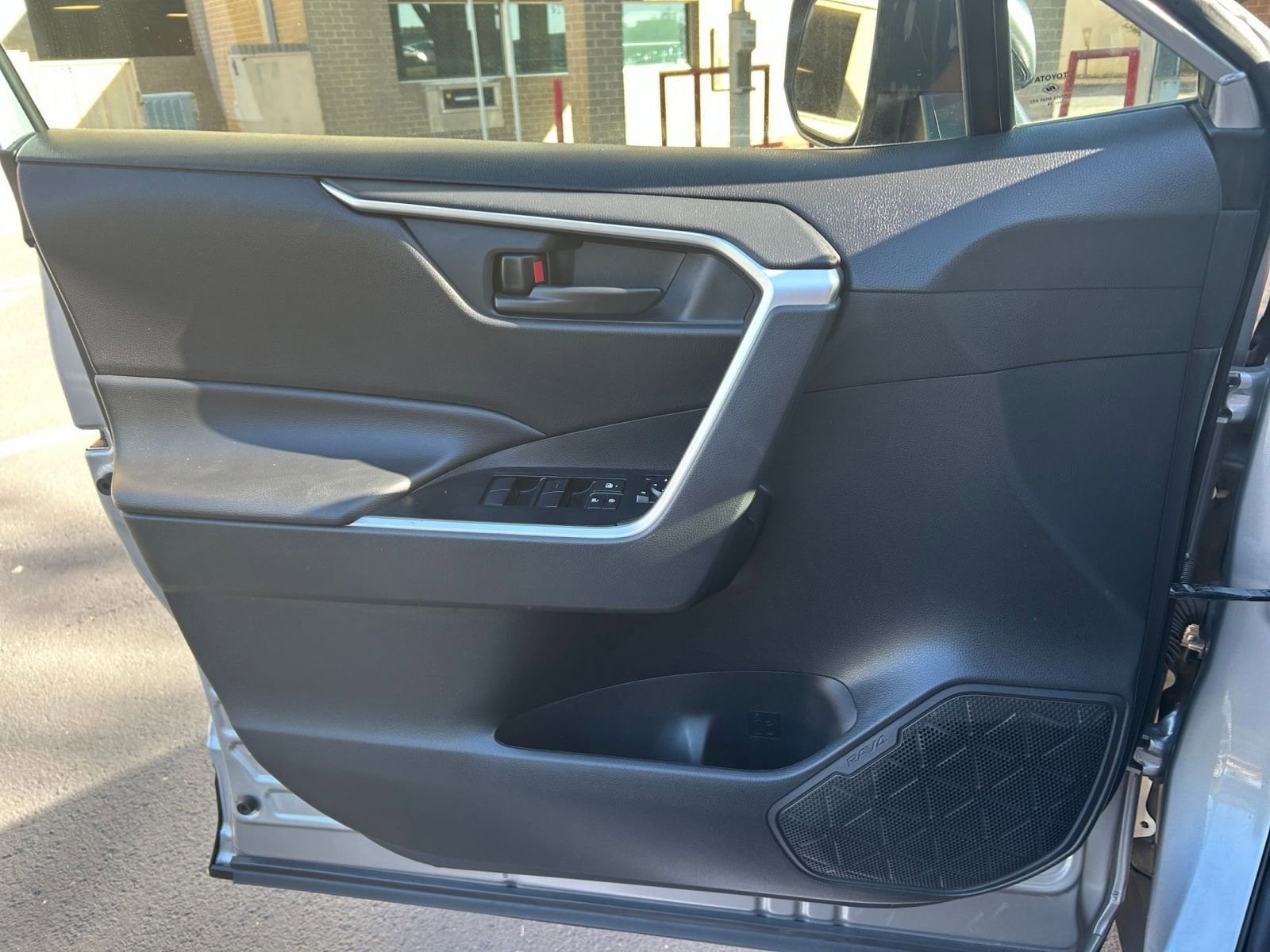 Thumbnail: 2025 Toyota RAV4 - 20