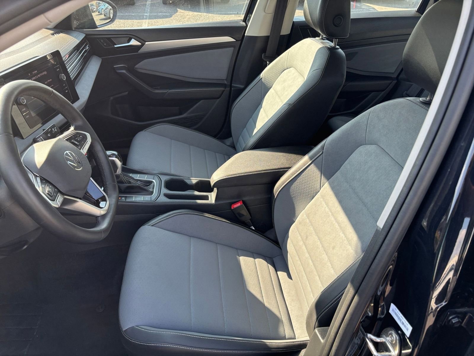 Thumbnail: 2025 Volkswagen Jetta - 25