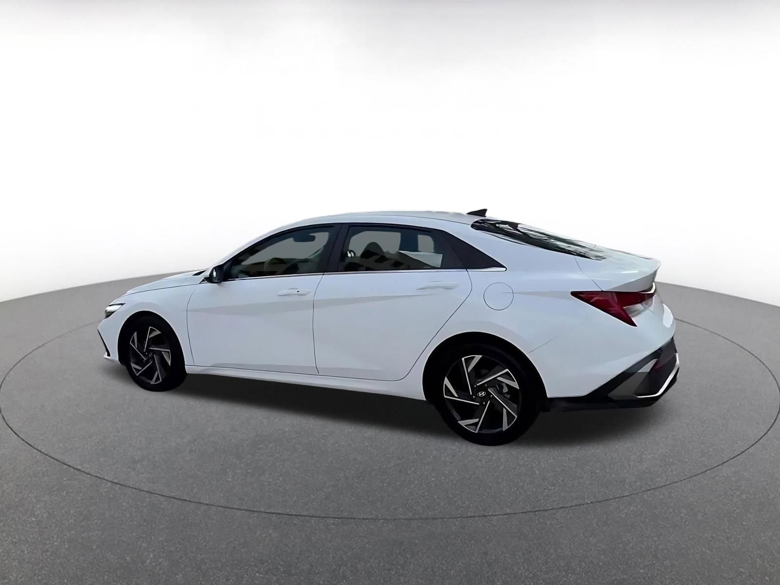 Thumbnail: 2025 Hyundai Elantra - 10