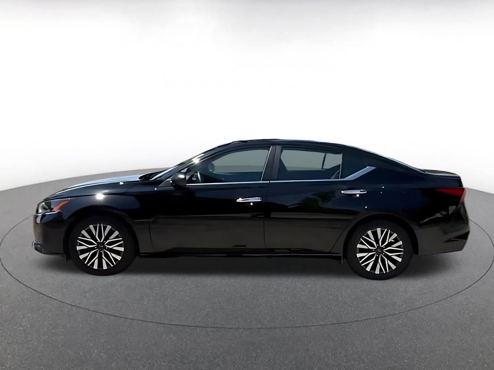 Thumbnail: 2025 Nissan Altima - 16