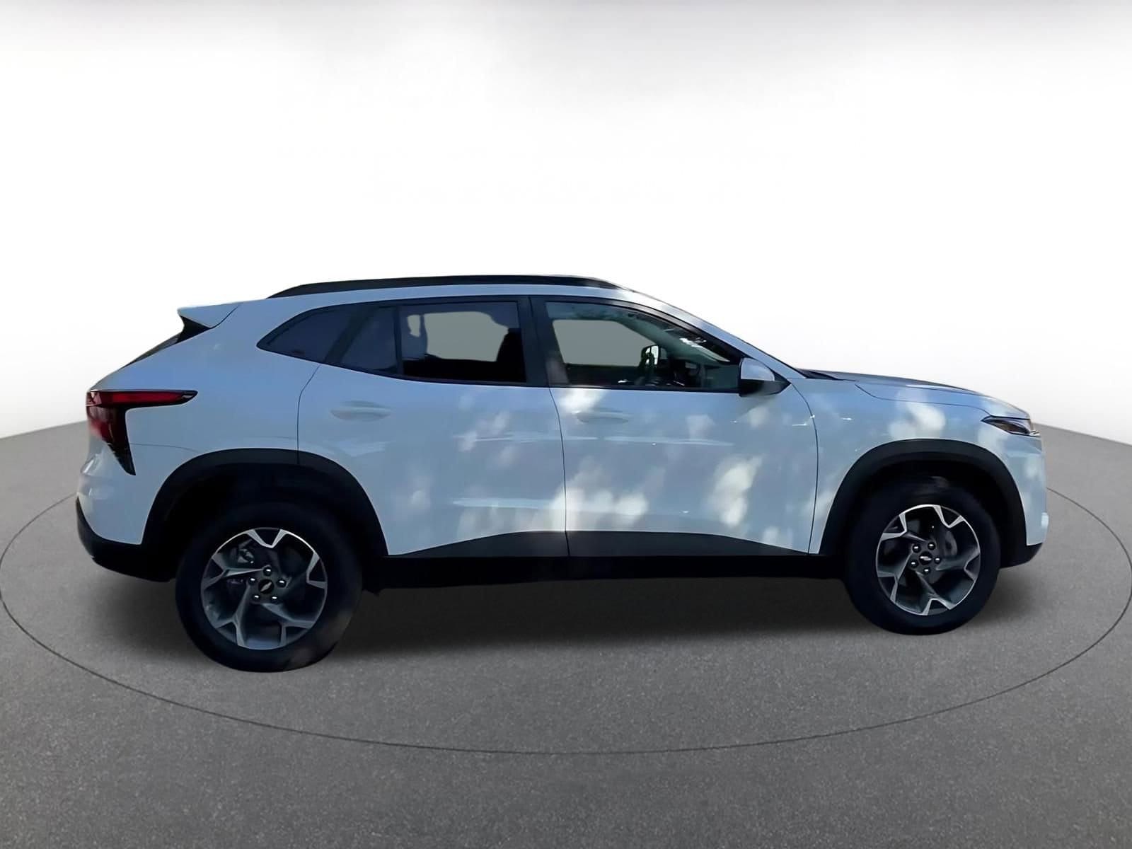 Thumbnail: 2025 Chevrolet Trax - 16