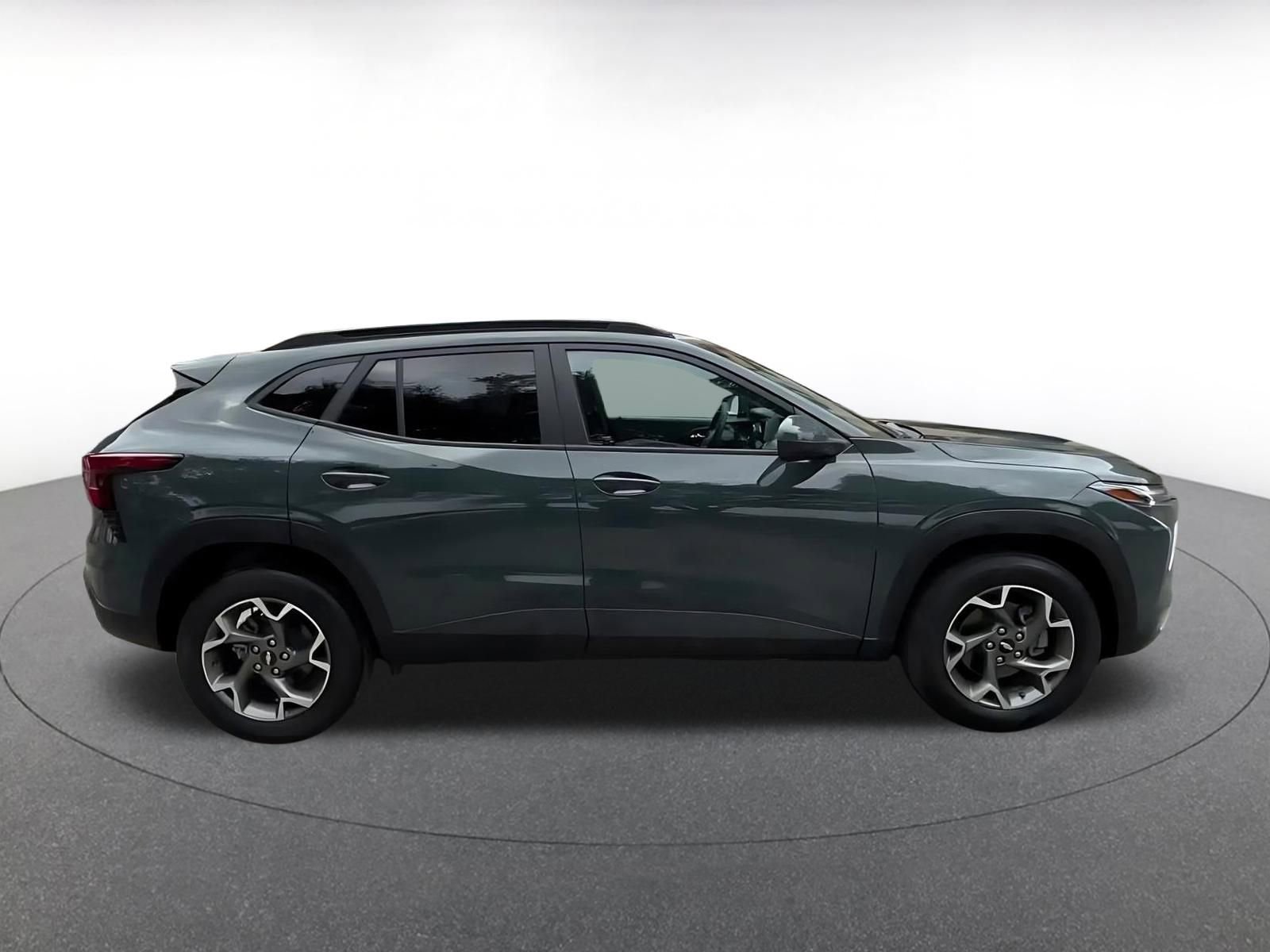 Thumbnail: 2025 Chevrolet Trax - 16