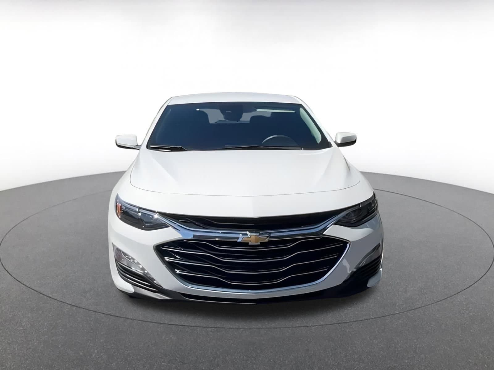 Thumbnail: 2024 Chevrolet Malibu - 3