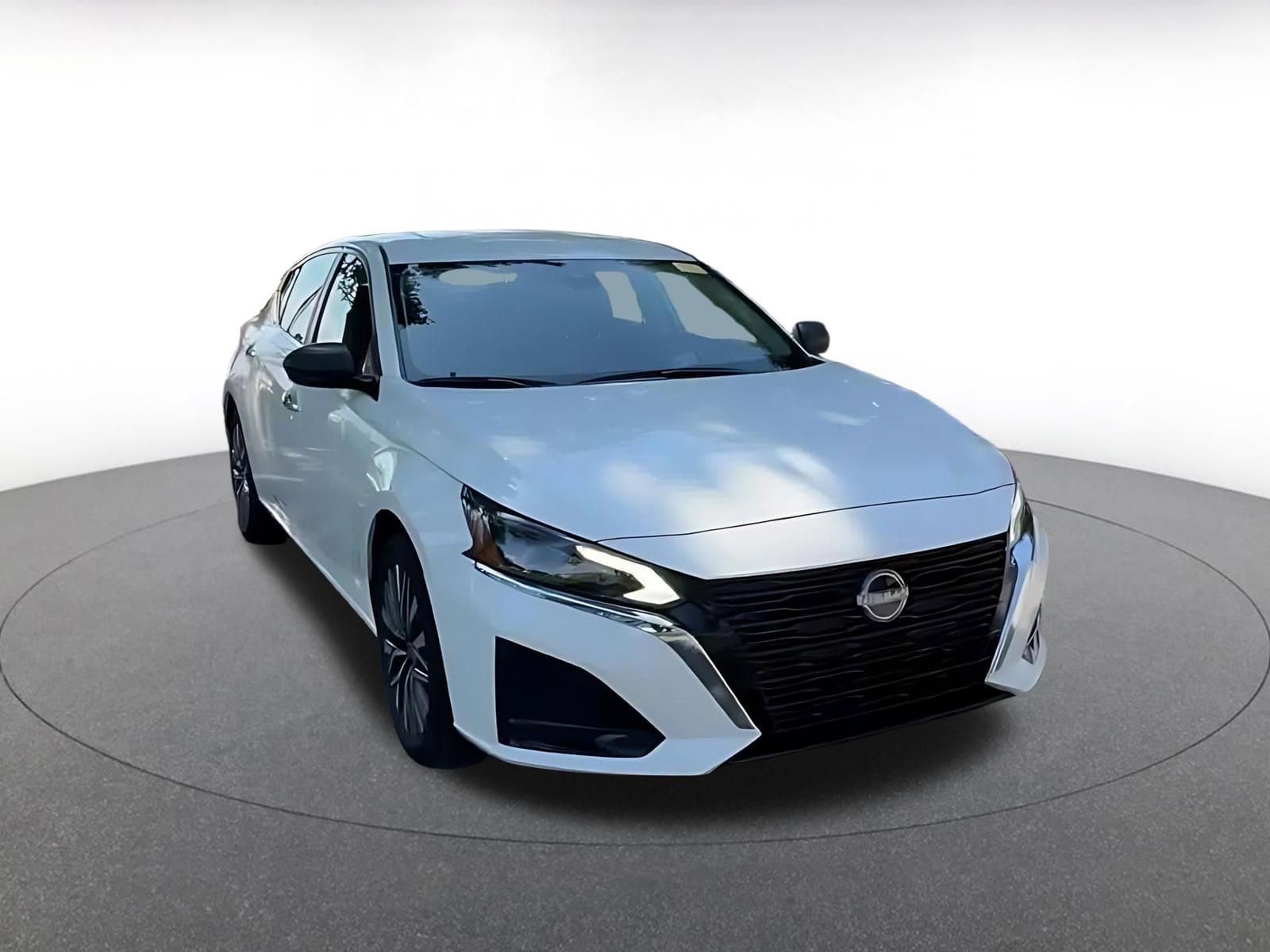 Thumbnail: 2025 Nissan Altima - 3