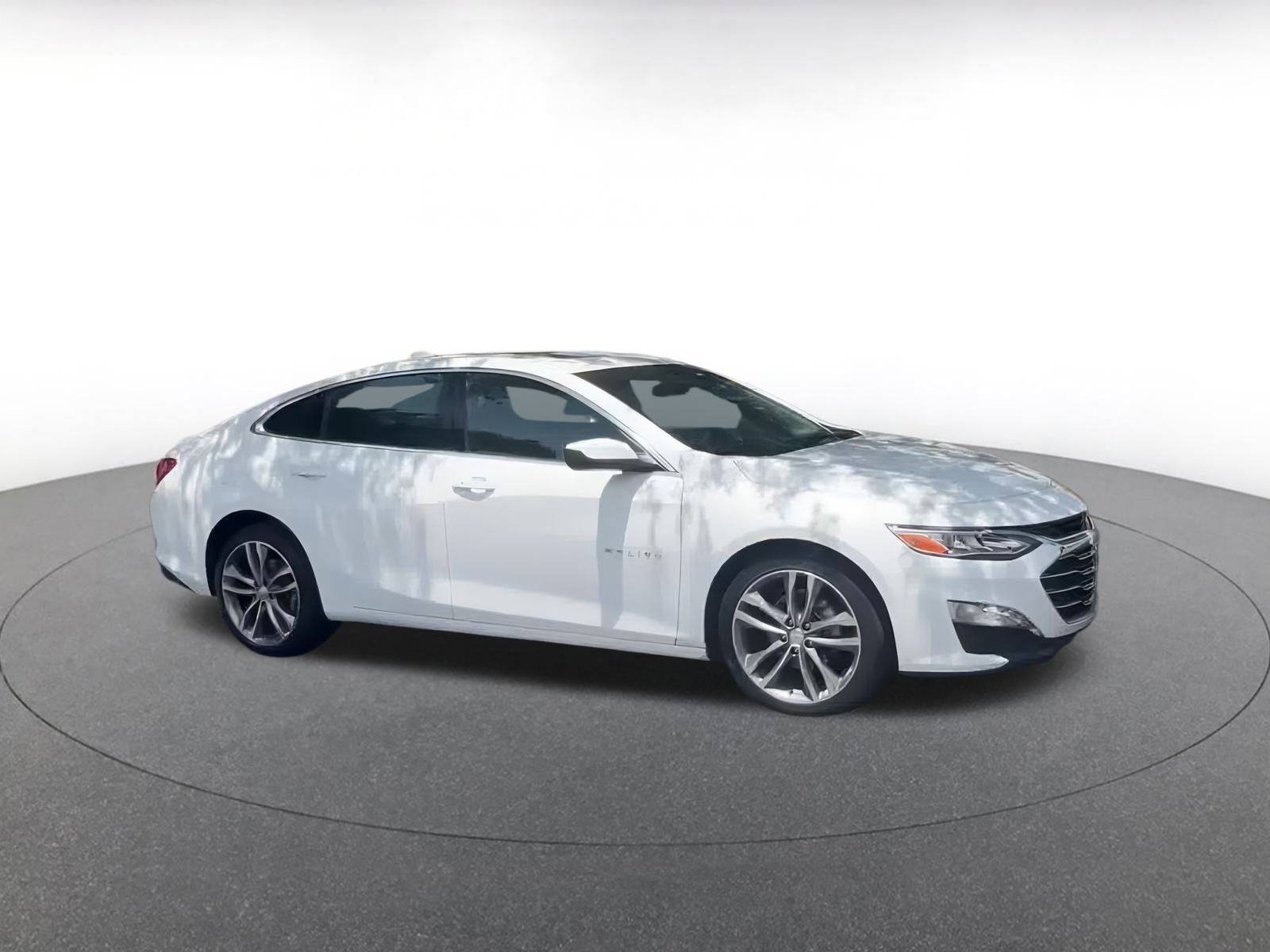 Thumbnail: 2024 Chevrolet Malibu - 2