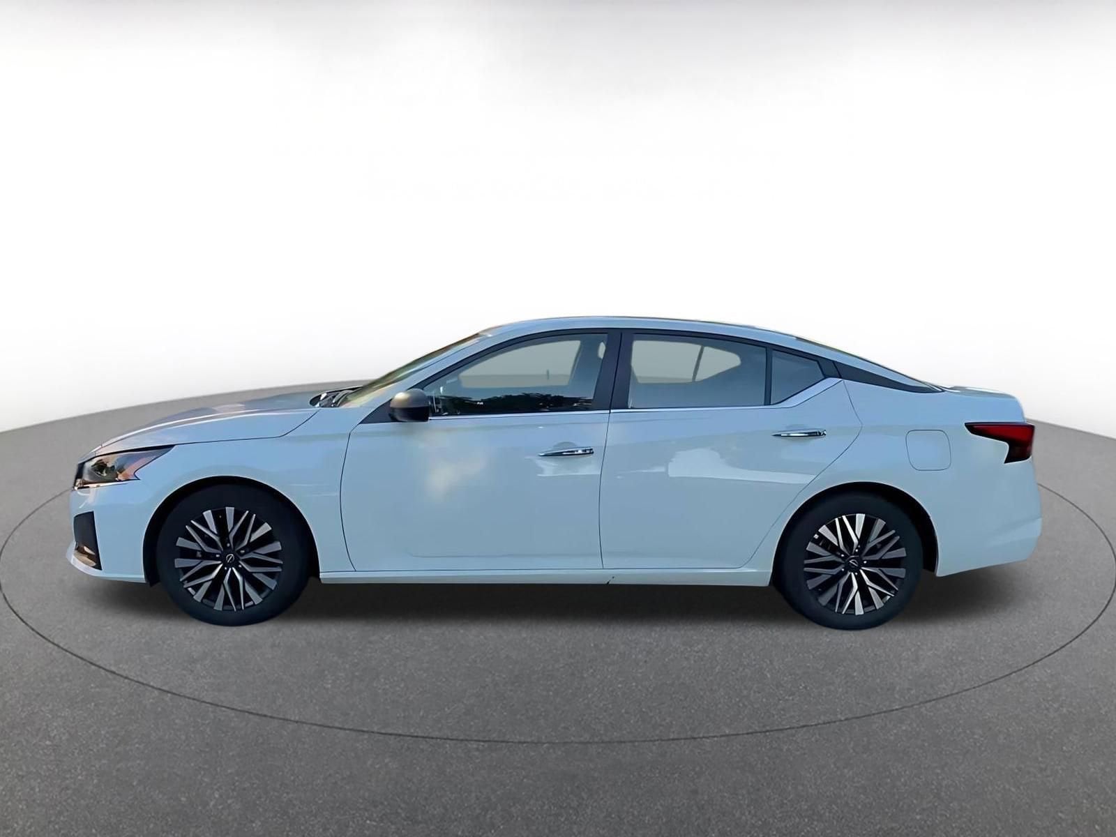 Thumbnail: 2025 Nissan Altima - 8