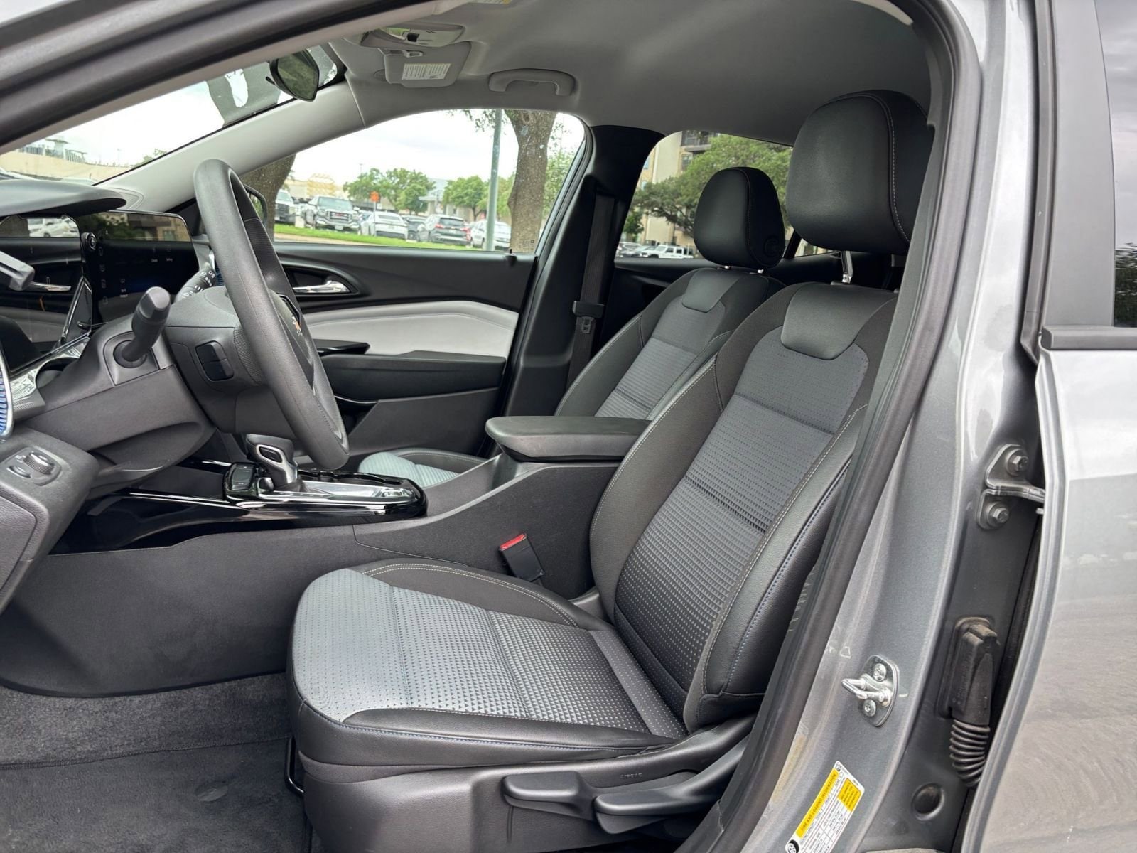 Thumbnail: 2025 Chevrolet Trax - 22