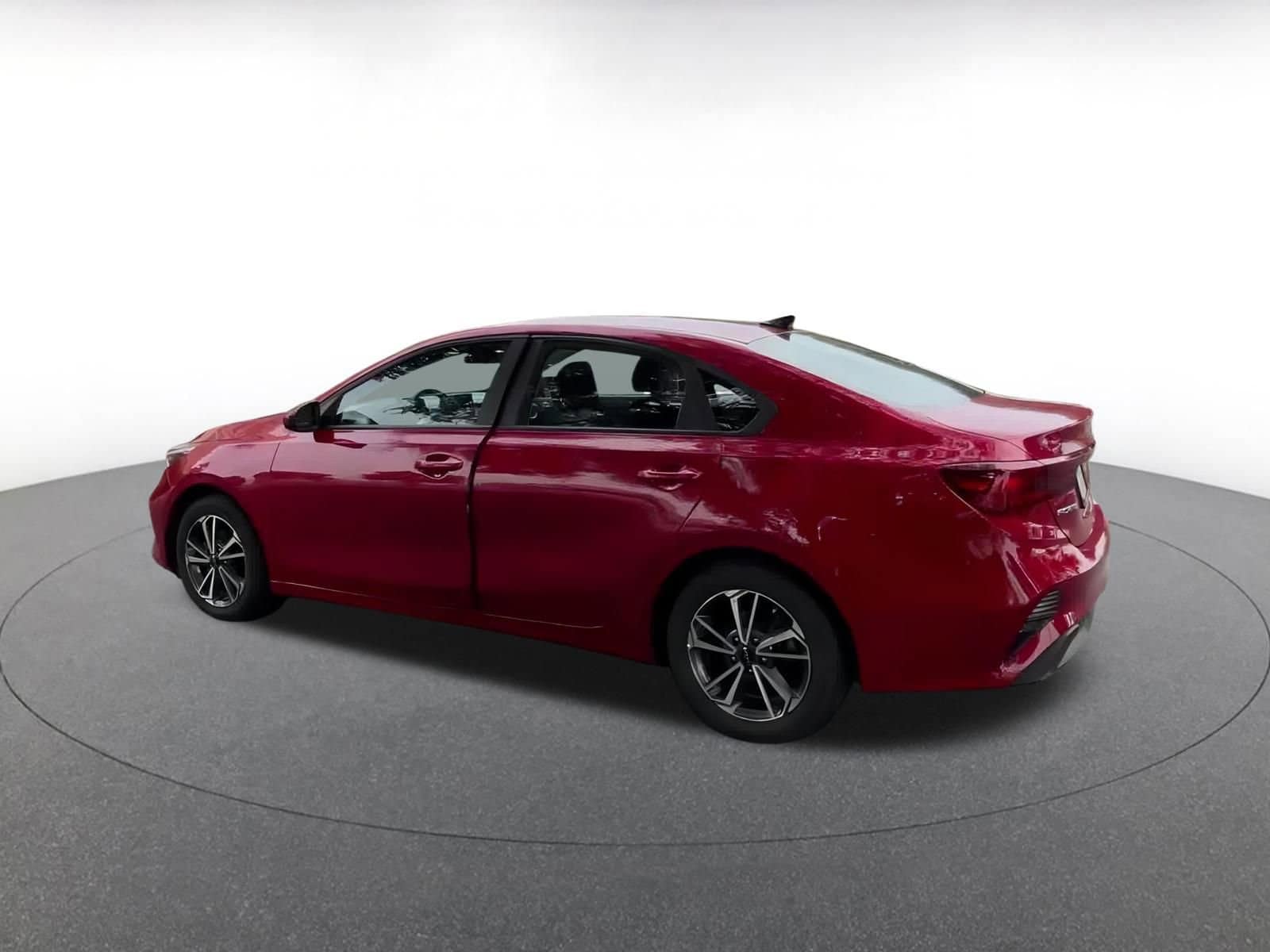 Thumbnail: 2023 Kia Forte - 8
