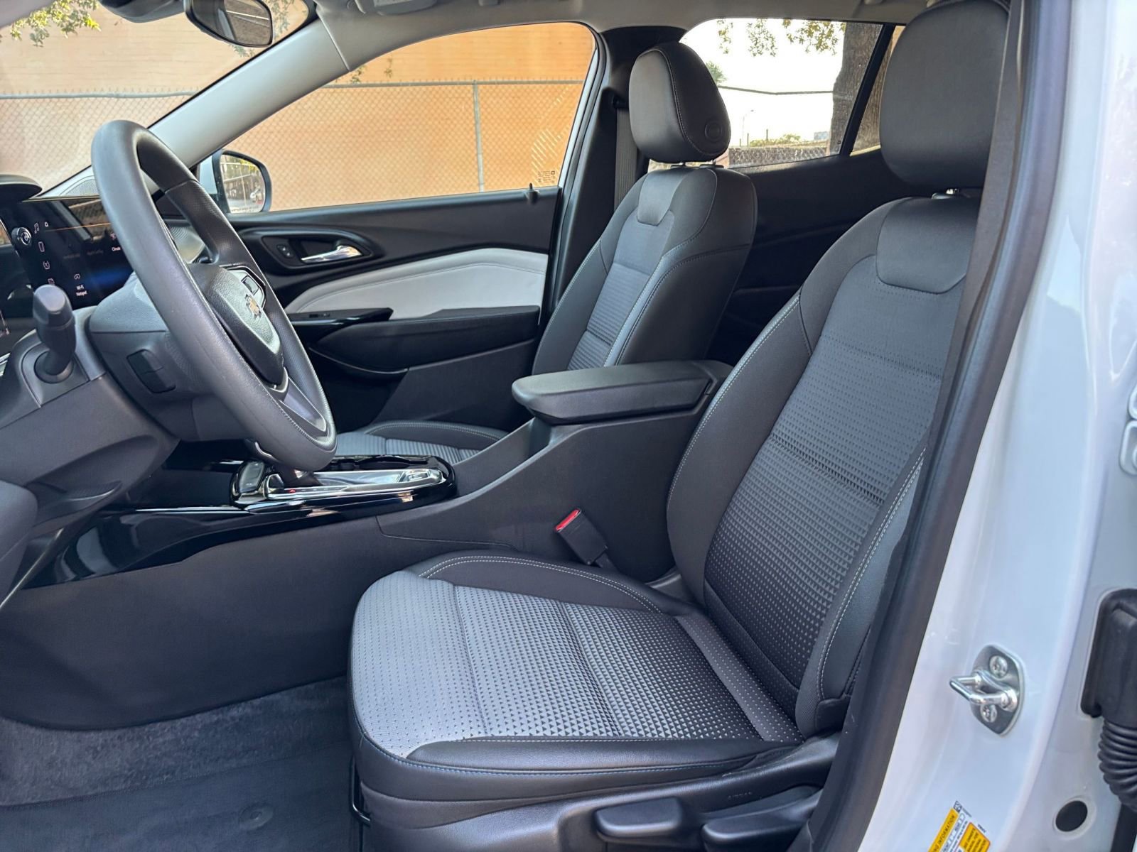 Thumbnail: 2025 Chevrolet Trax - 21