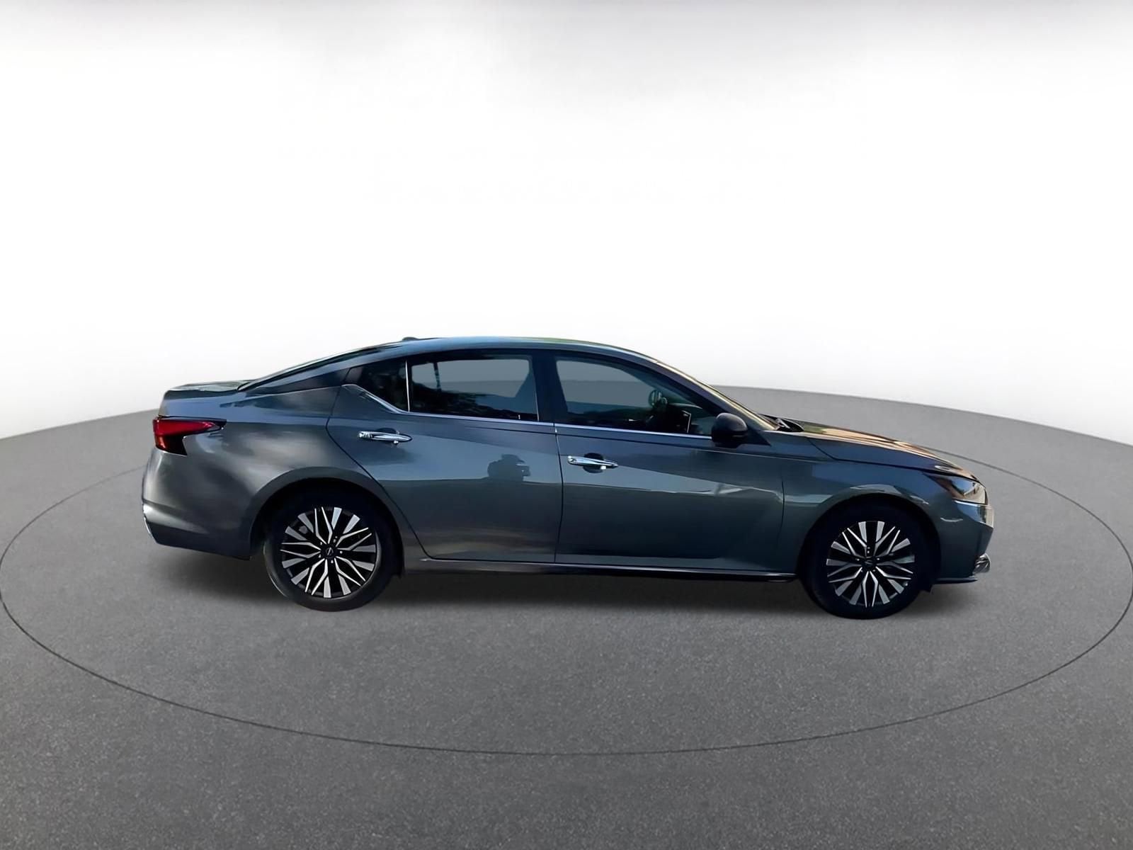 Thumbnail: 2025 Nissan Altima - 12