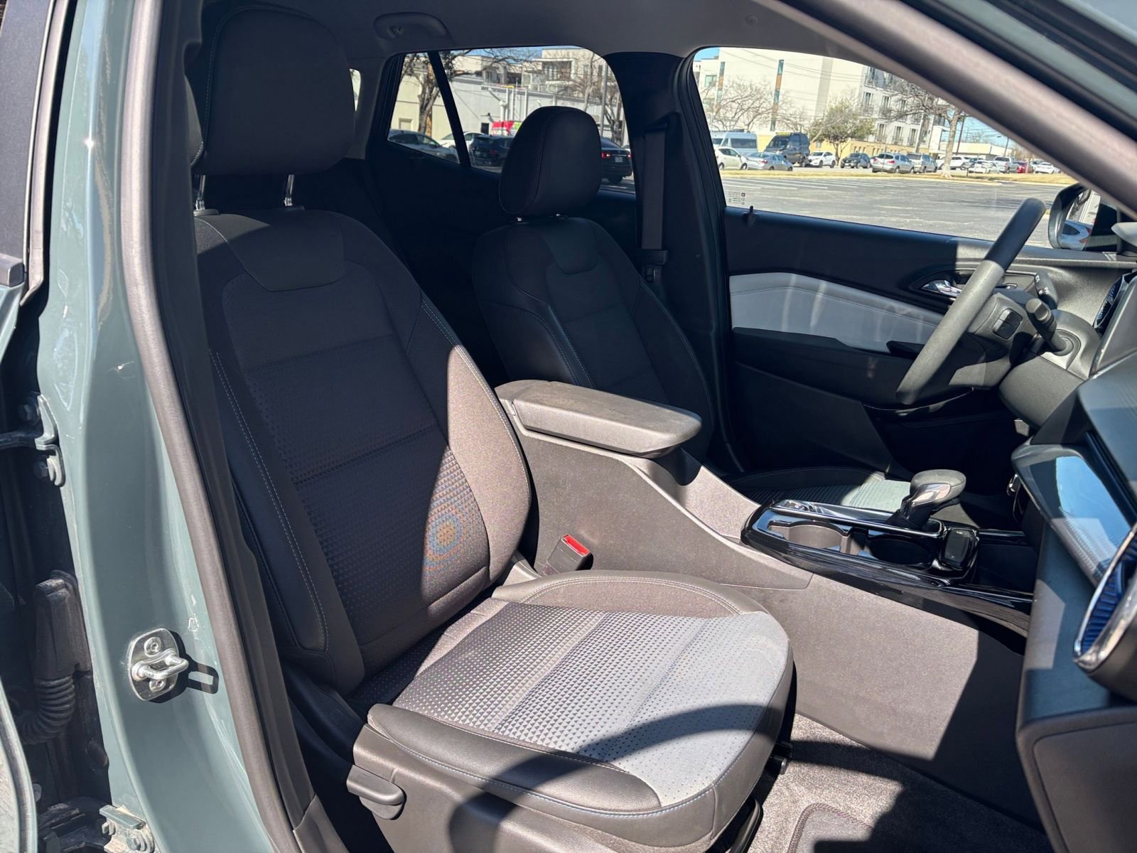 Thumbnail: 2025 Chevrolet Trax - 31