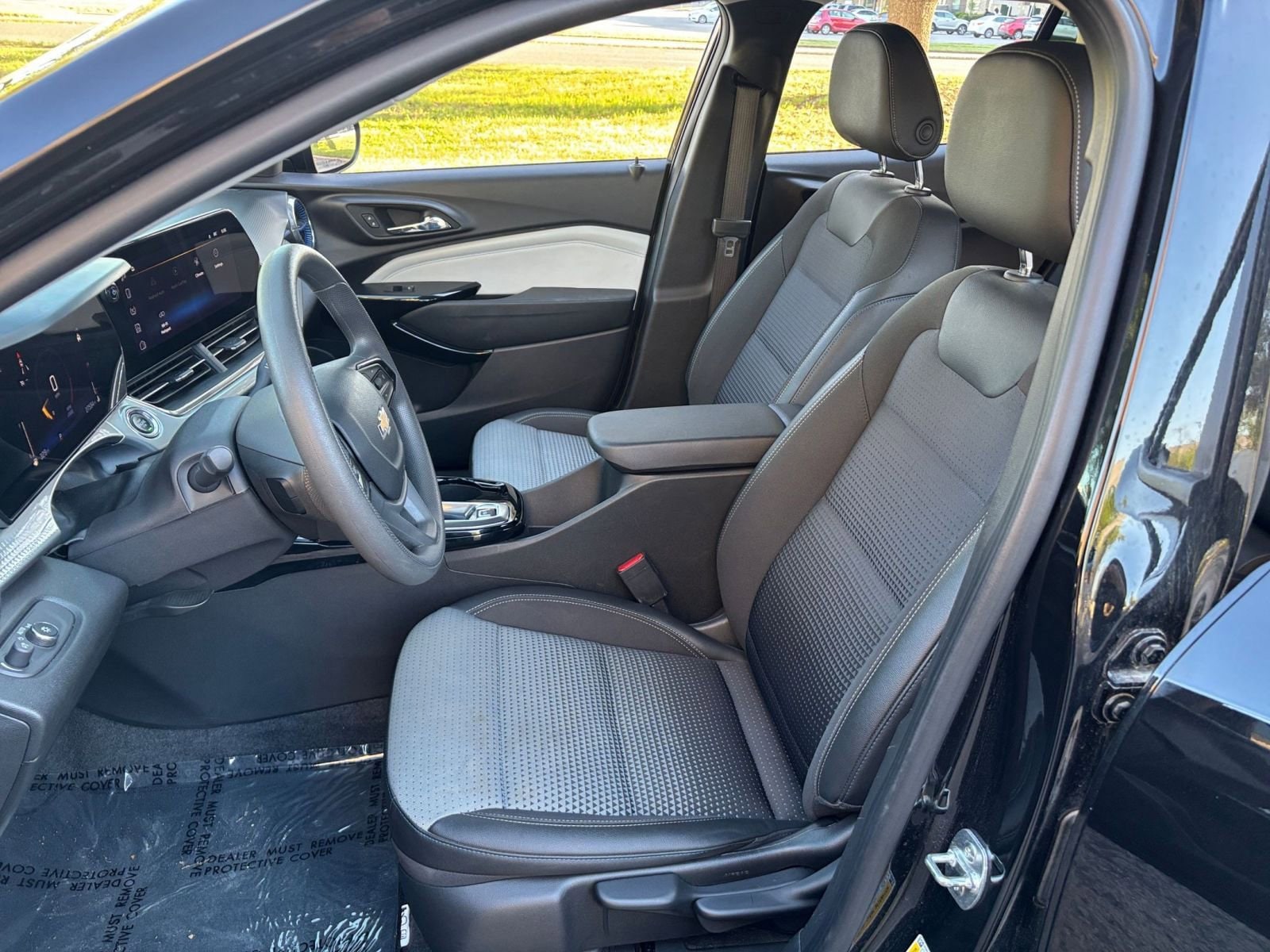 Thumbnail: 2025 Chevrolet Trax - 31