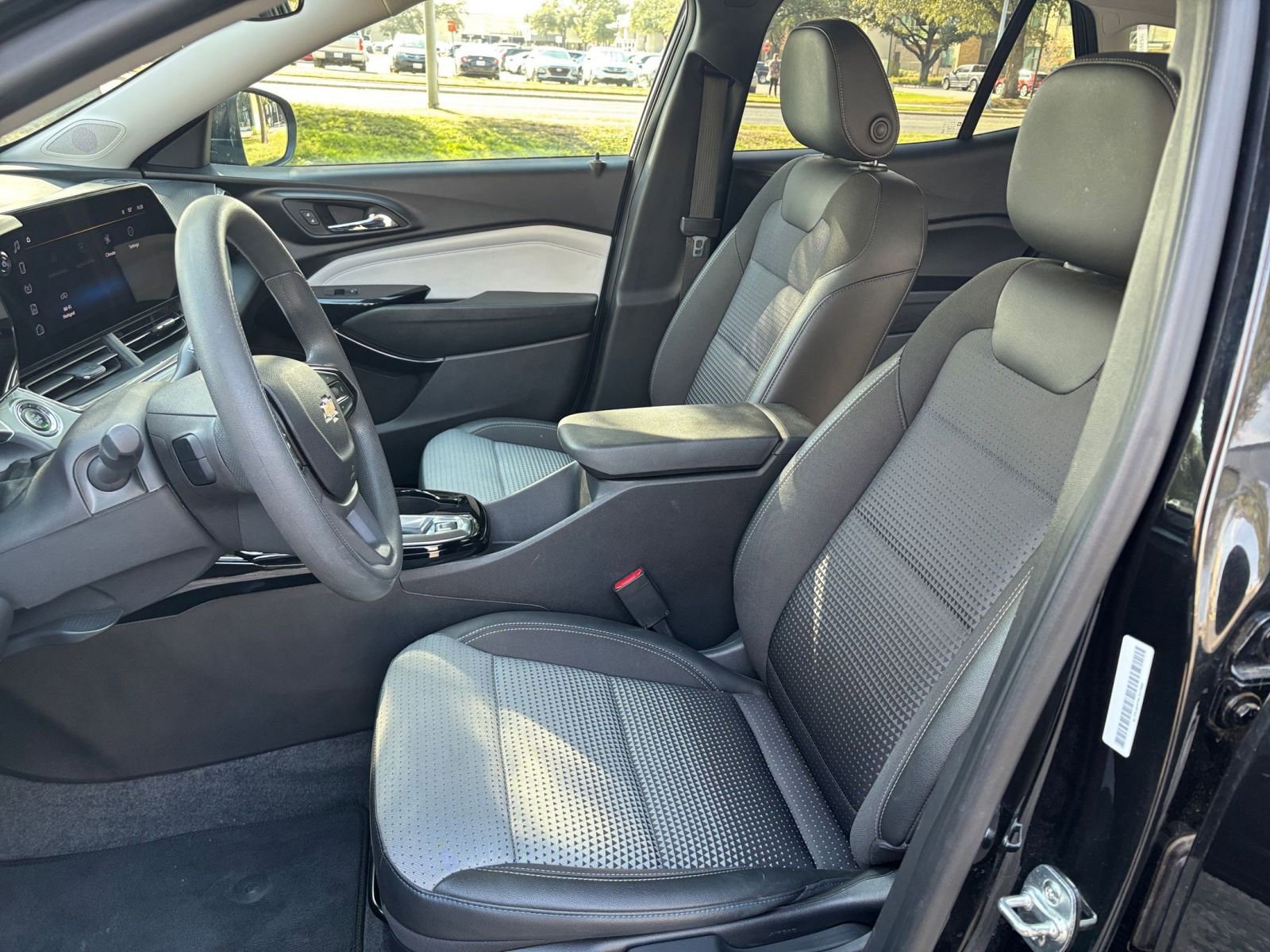 Thumbnail: 2025 Chevrolet Trax - 30