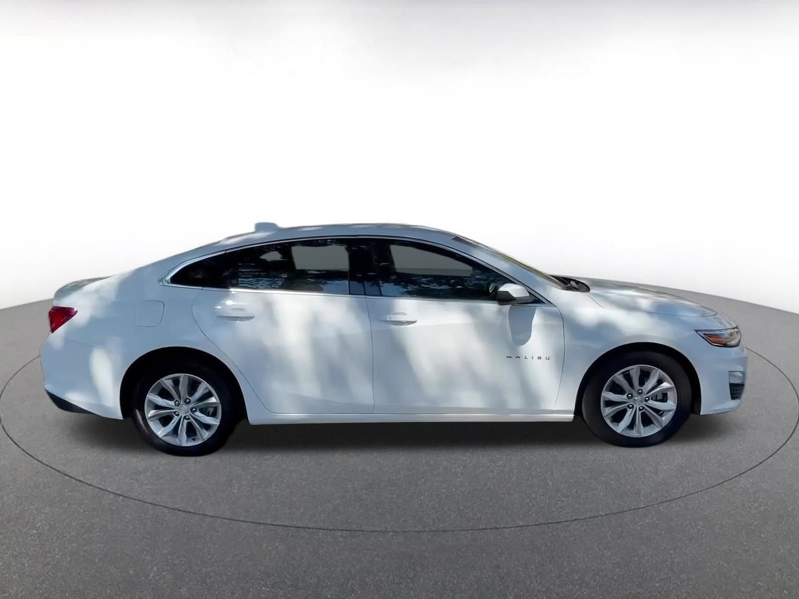 Thumbnail: 2024 Chevrolet Malibu - 16