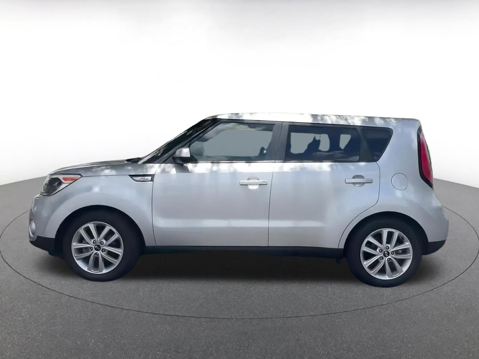 Thumbnail: 2017 Kia Soul - 6