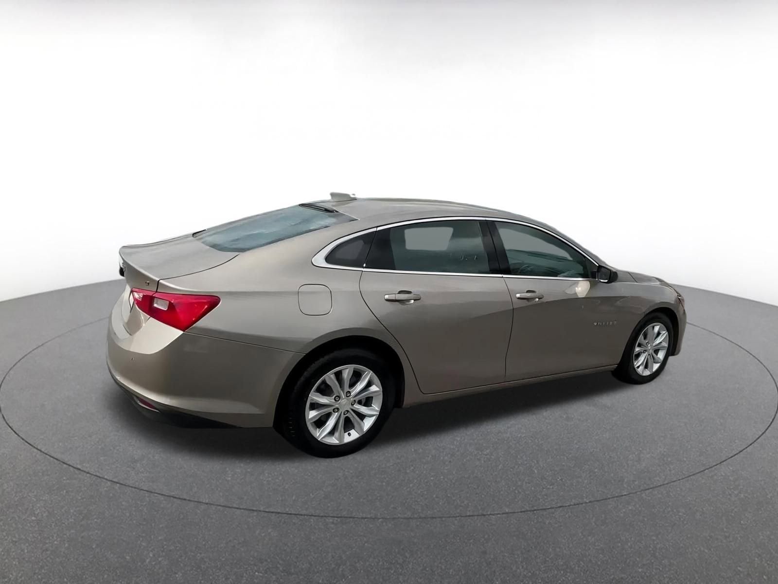 Thumbnail: 2024 Chevrolet Malibu - 15