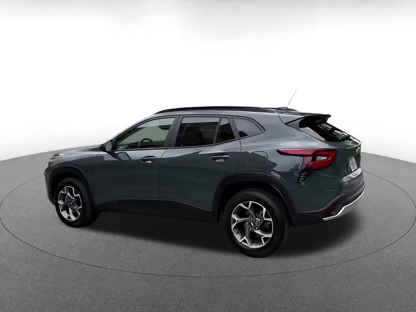 Thumbnail: 2025 Chevrolet Trax - 10