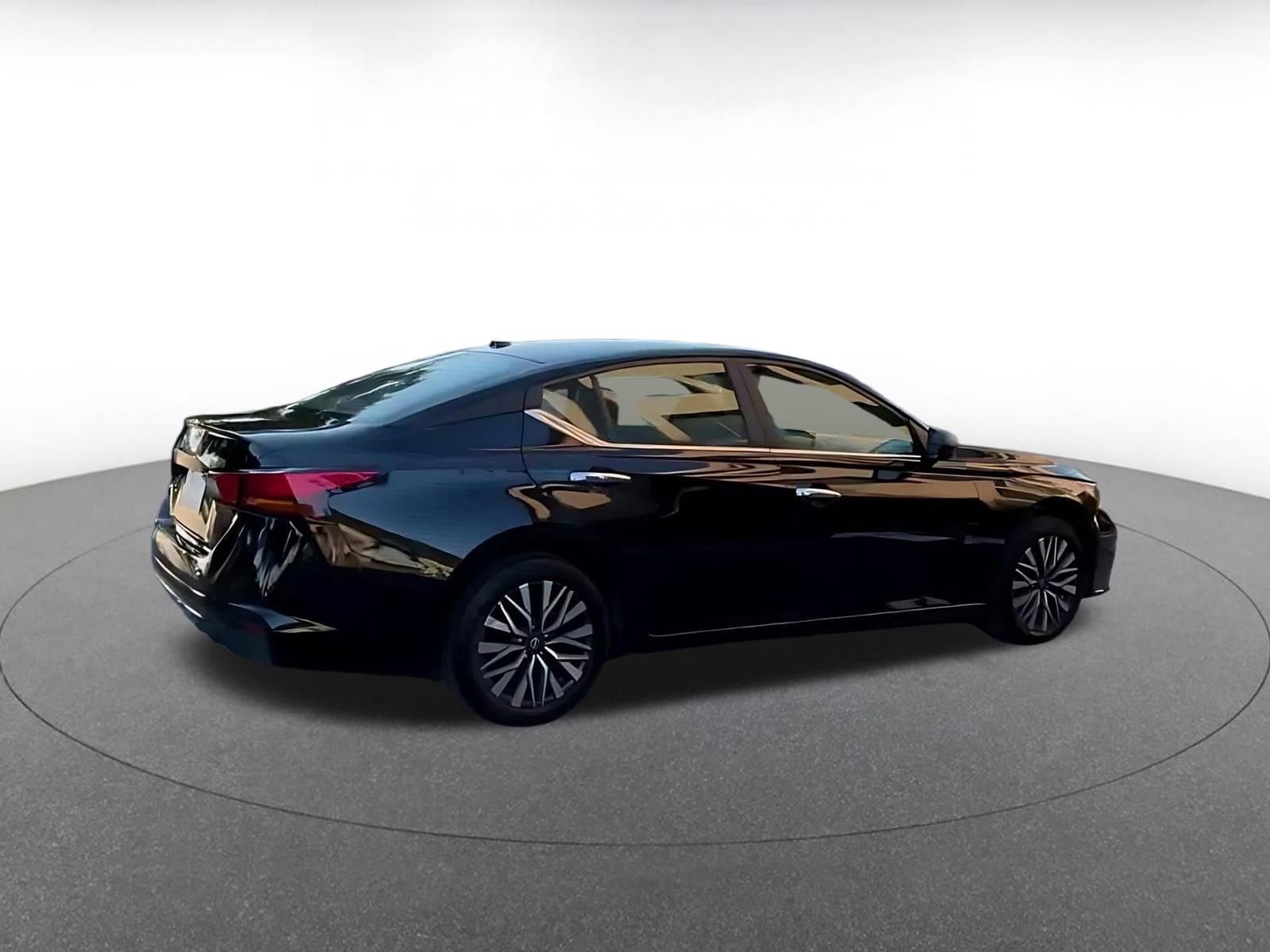 Thumbnail: 2025 Nissan Altima - 12