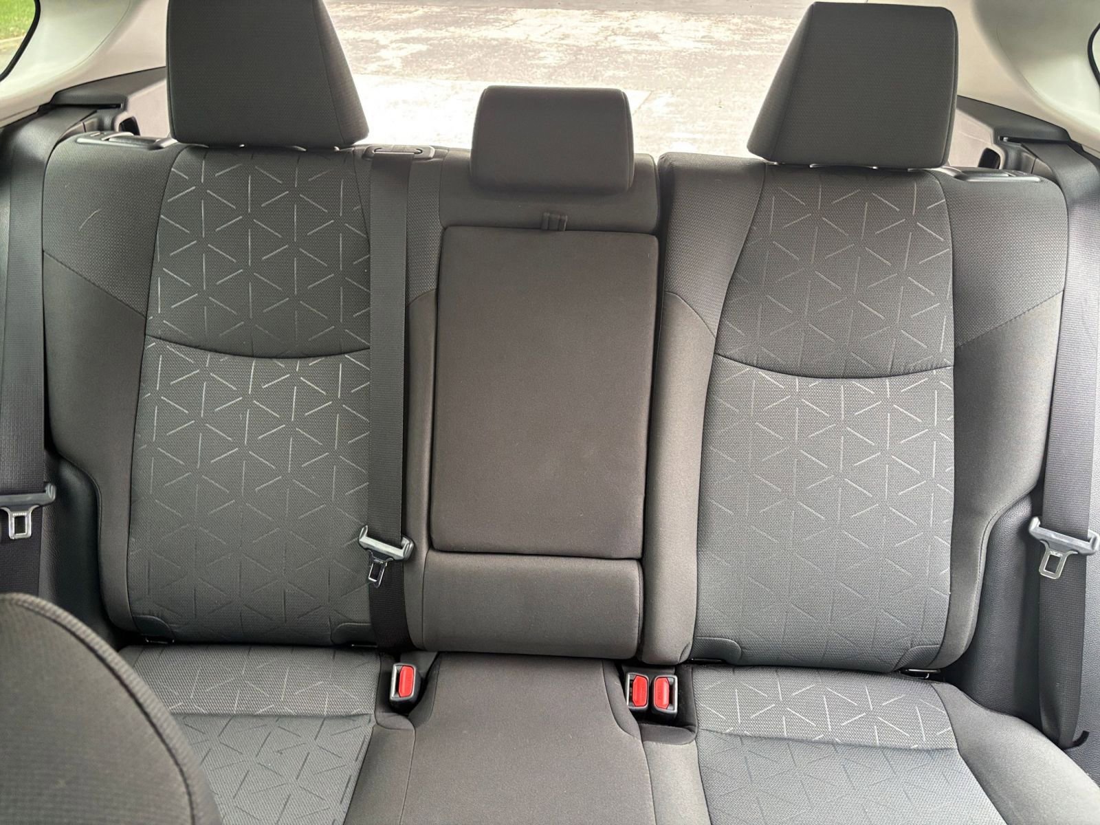 Thumbnail: 2025 Toyota RAV4 - 32