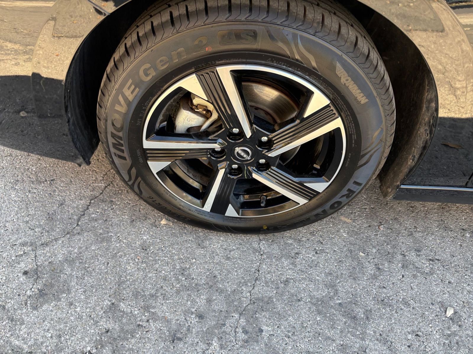 Thumbnail: 2025 Nissan Sentra - 25