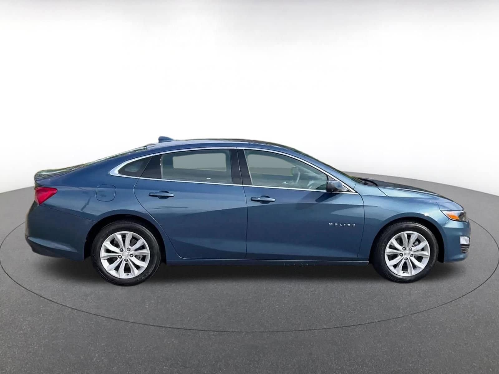 Thumbnail: 2024 Chevrolet Malibu - 16
