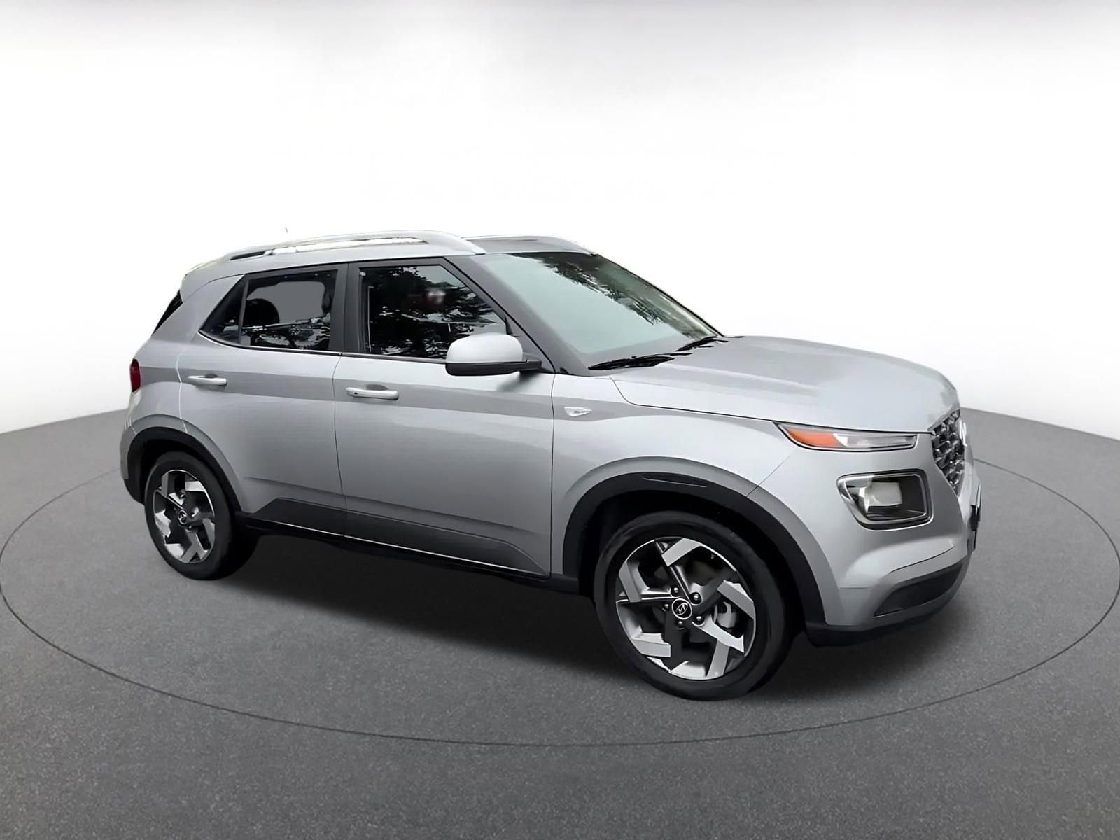 Thumbnail: 2025 Hyundai Venue - 2