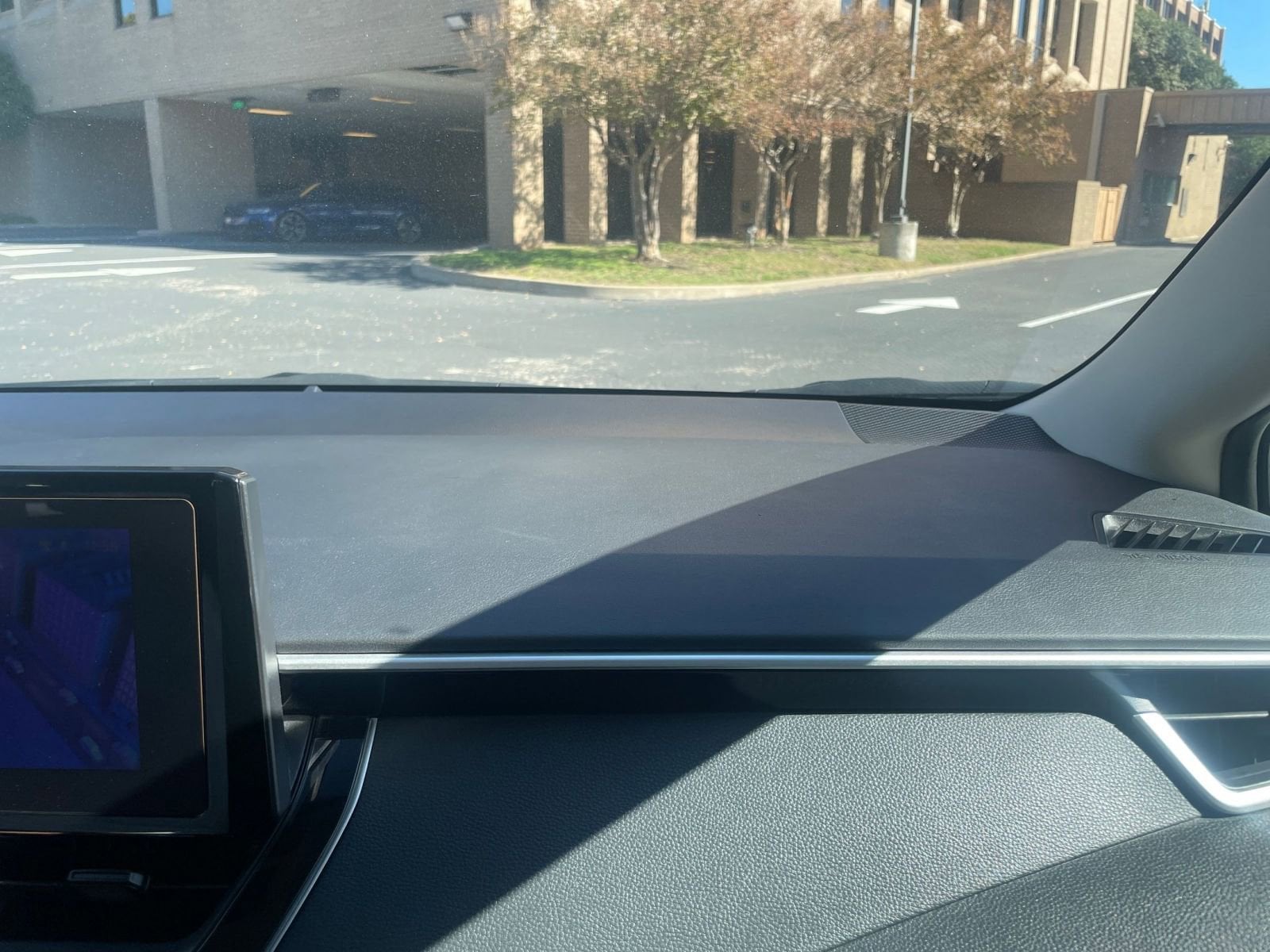 Thumbnail: 2025 Toyota Corolla - 29