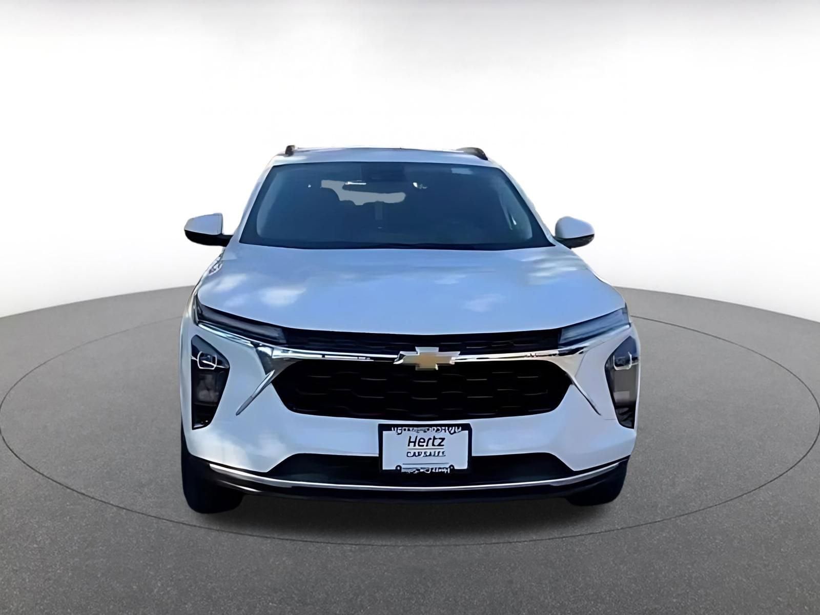 Thumbnail: 2025 Chevrolet Trax - 5