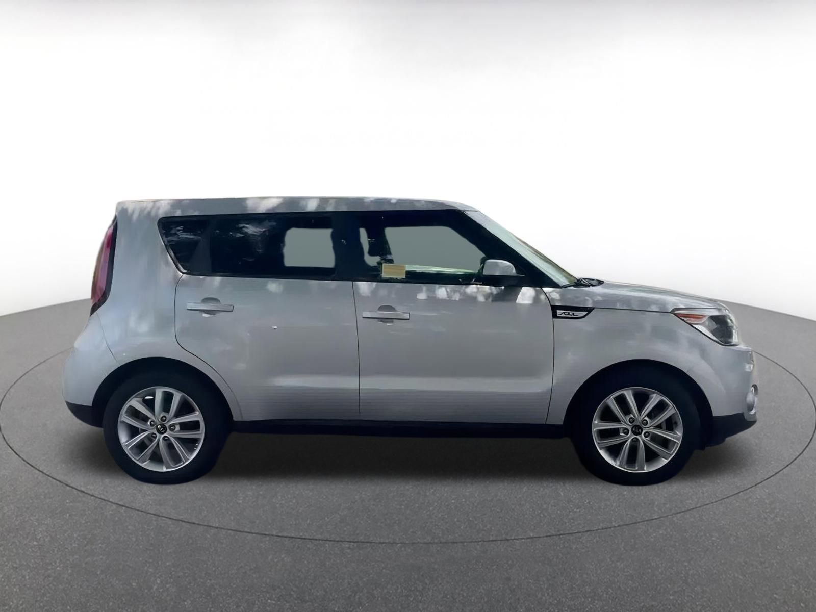 Thumbnail: 2017 Kia Soul - 16