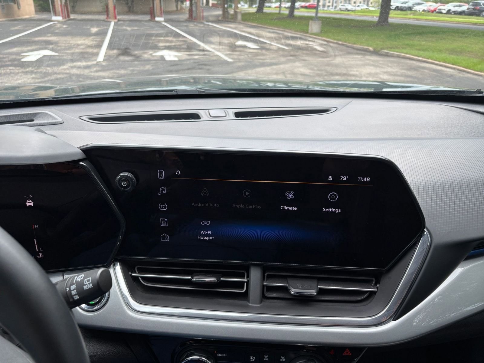 Thumbnail: 2025 Chevrolet Trax - 17