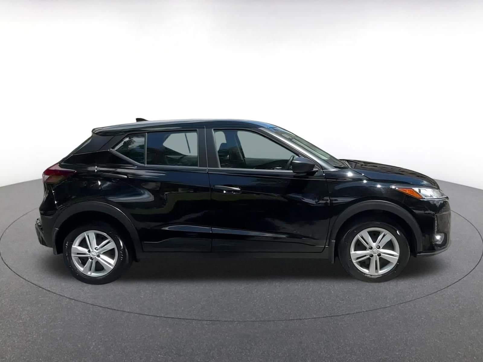 2024 Nissan Kicks S 16
