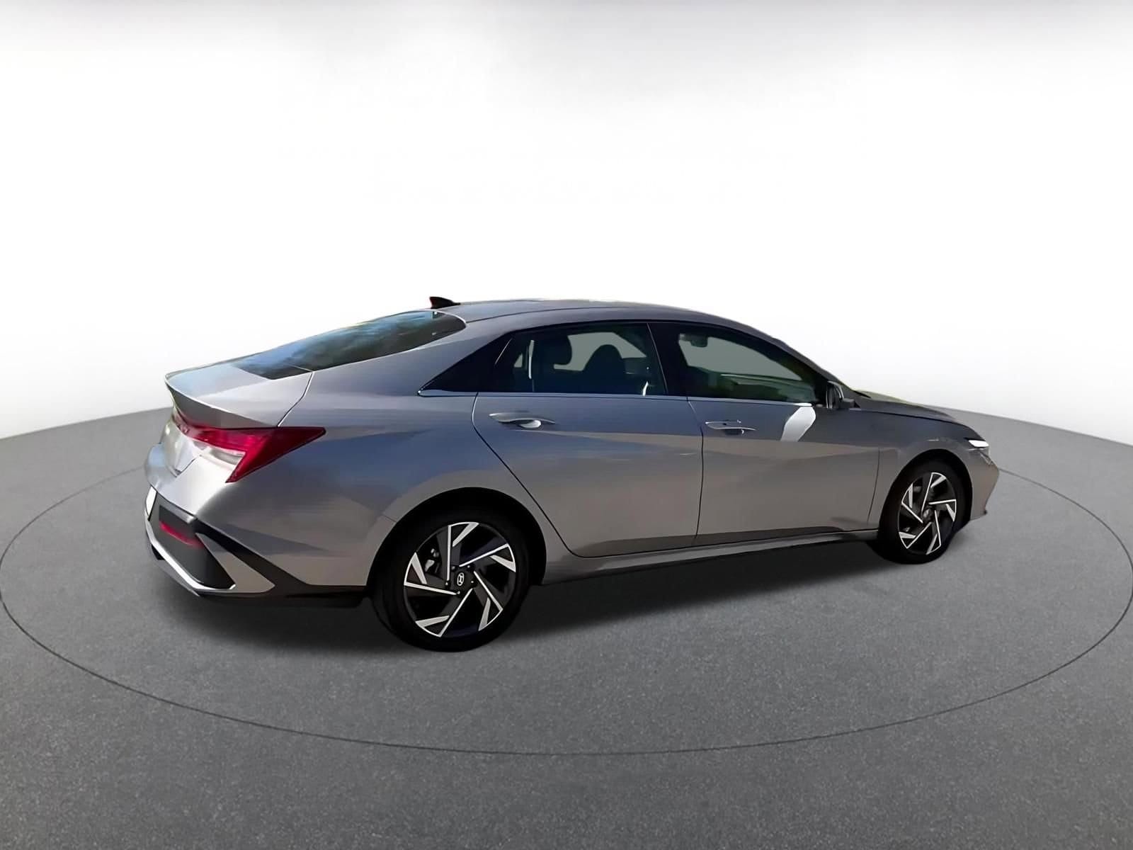 Thumbnail: 2025 Hyundai Elantra - 13