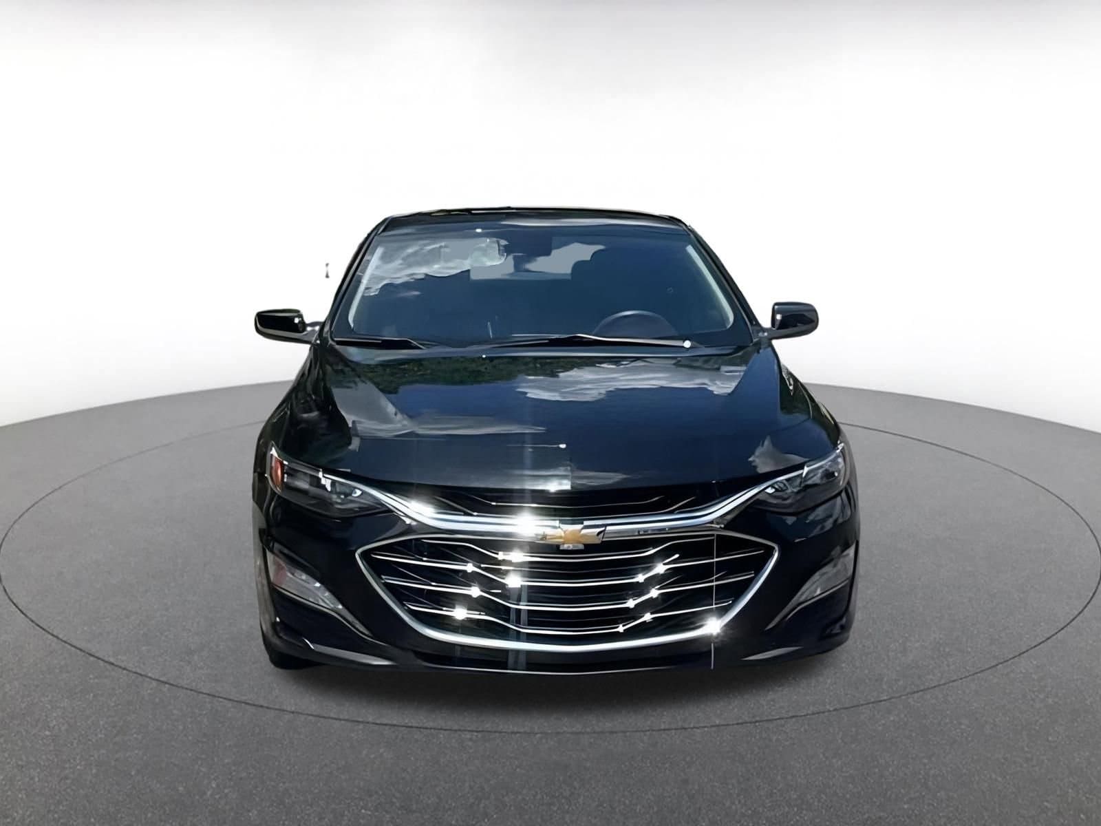 Thumbnail: 2023 Chevrolet Malibu - 8