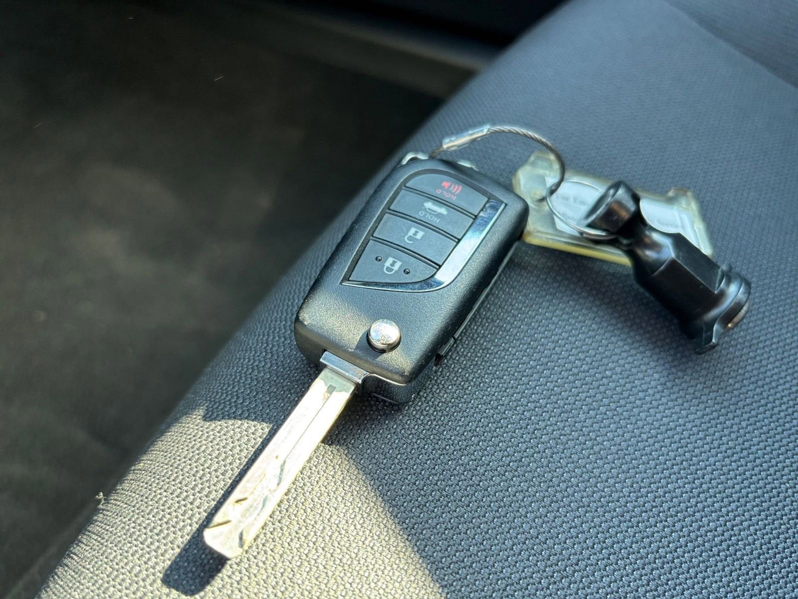 Thumbnail: 2025 Toyota Corolla - 18