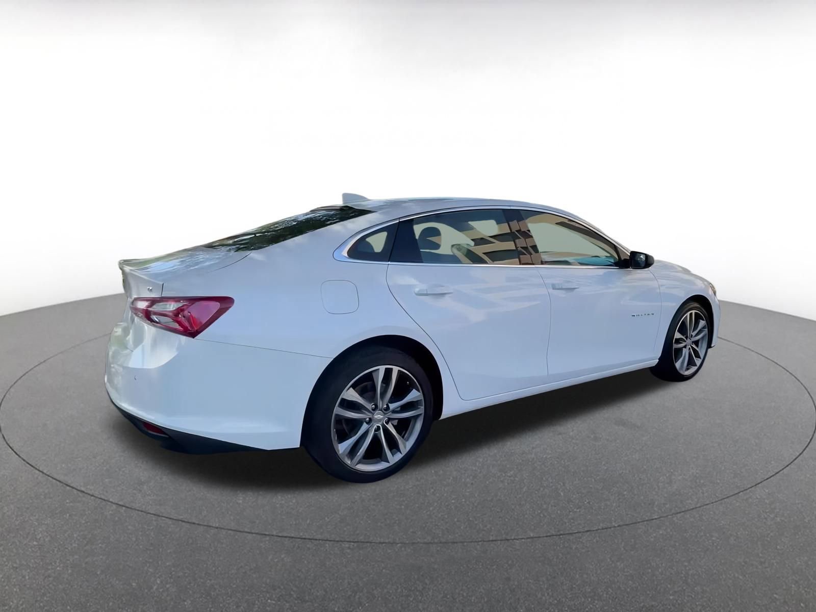 Thumbnail: 2024 Chevrolet Malibu - 12