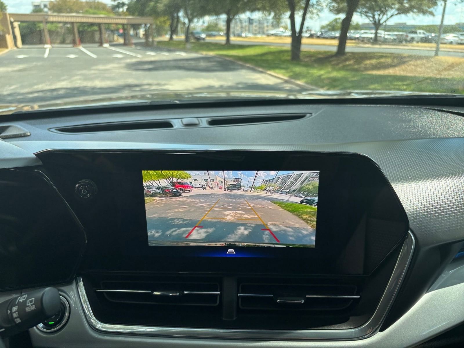 Thumbnail: 2025 Chevrolet Trax - 17