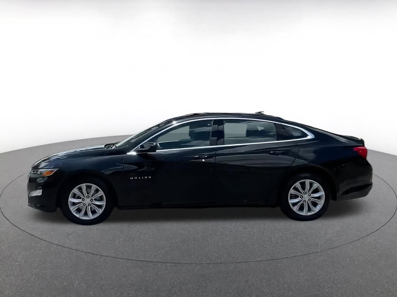 Thumbnail: 2023 Chevrolet Malibu - 12