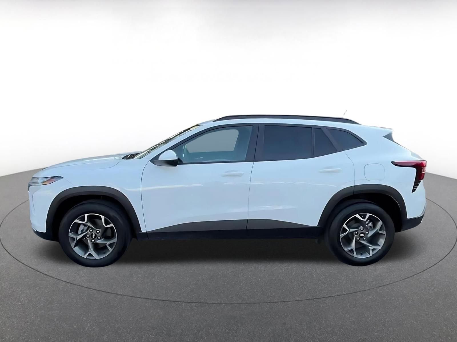 Thumbnail: 2025 Chevrolet Trax - 8