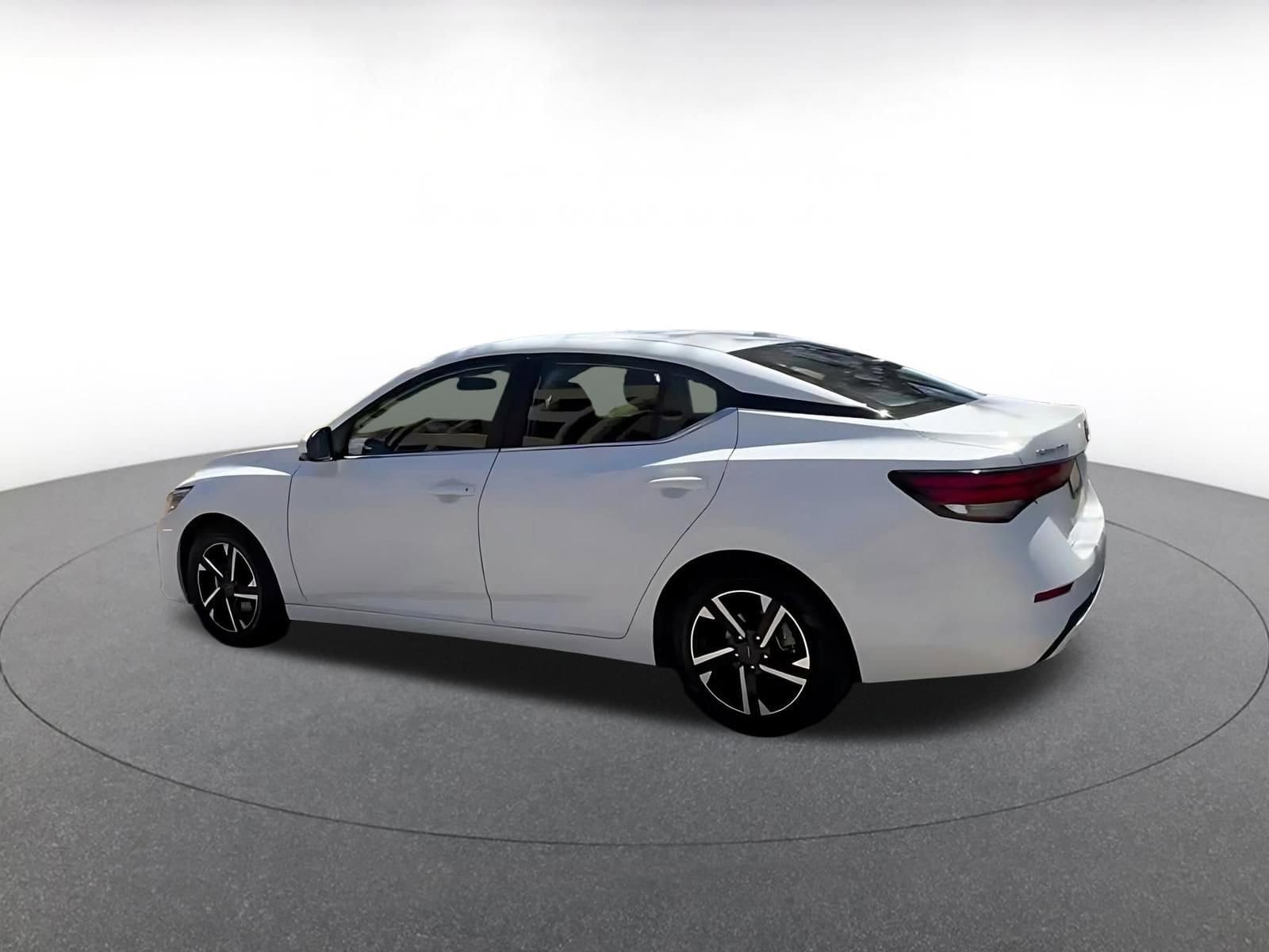 Thumbnail: 2025 Nissan Sentra - 10
