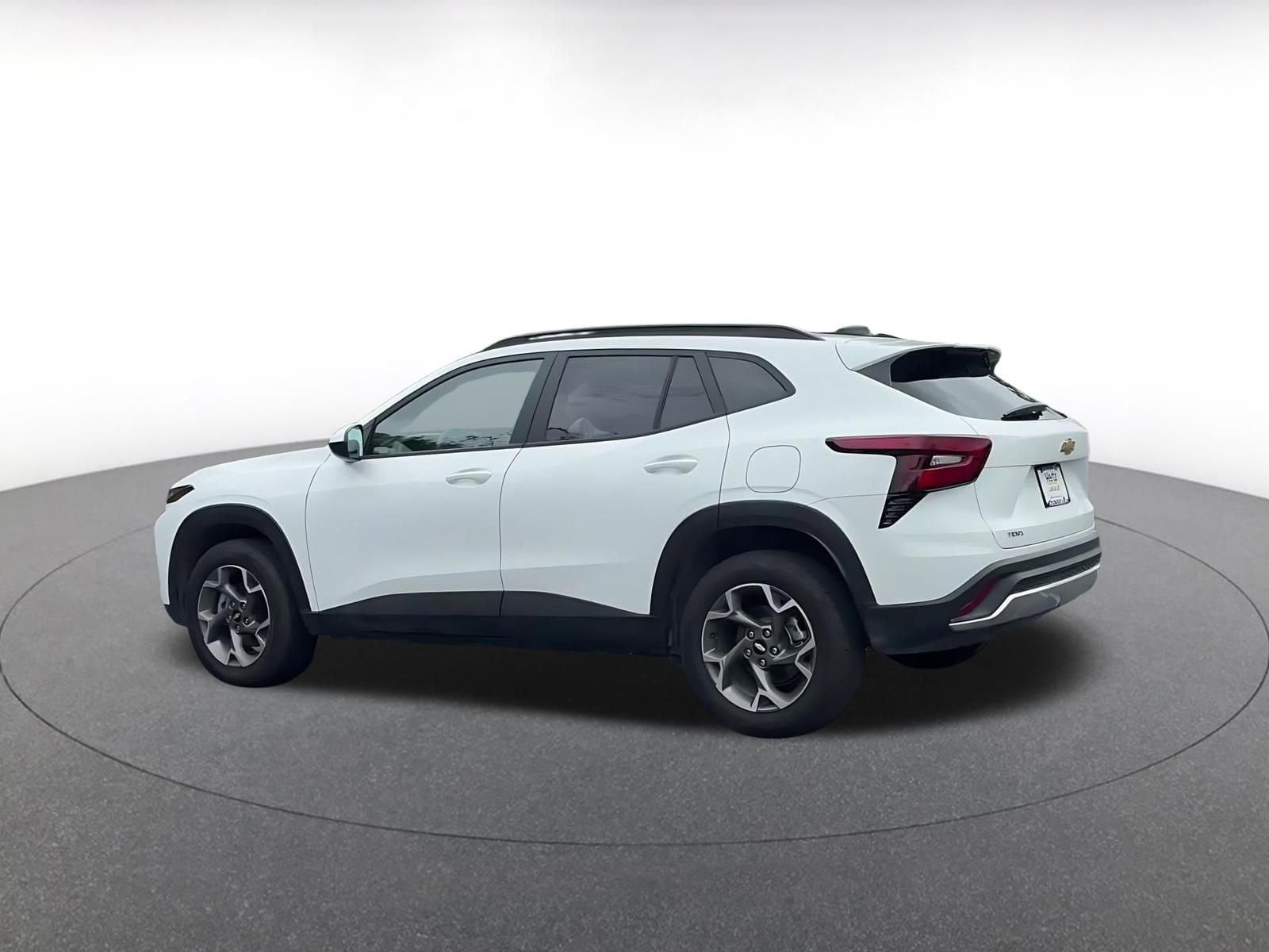 Thumbnail: 2025 Chevrolet Trax - 8
