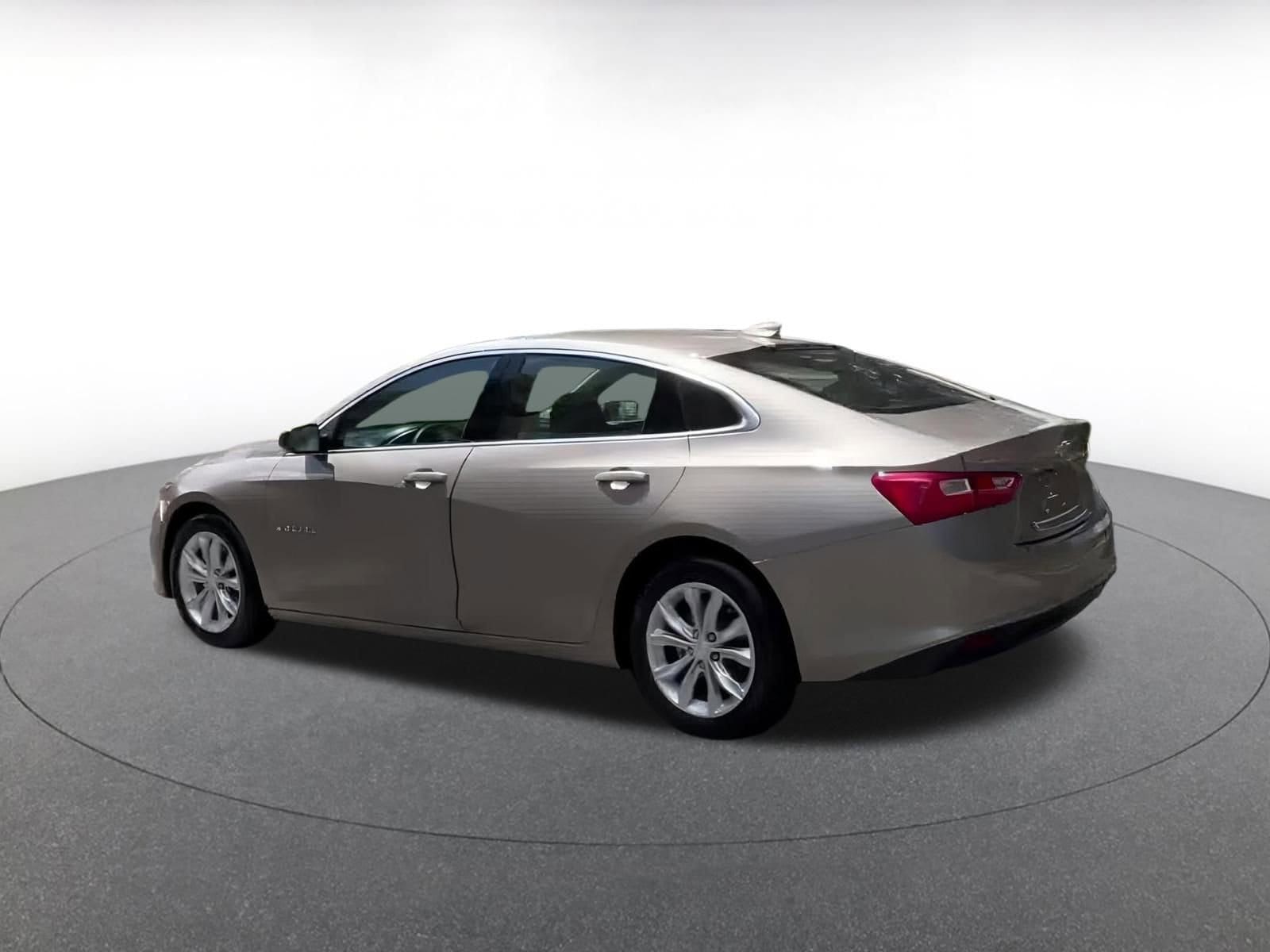 Thumbnail: 2024 Chevrolet Malibu - 10