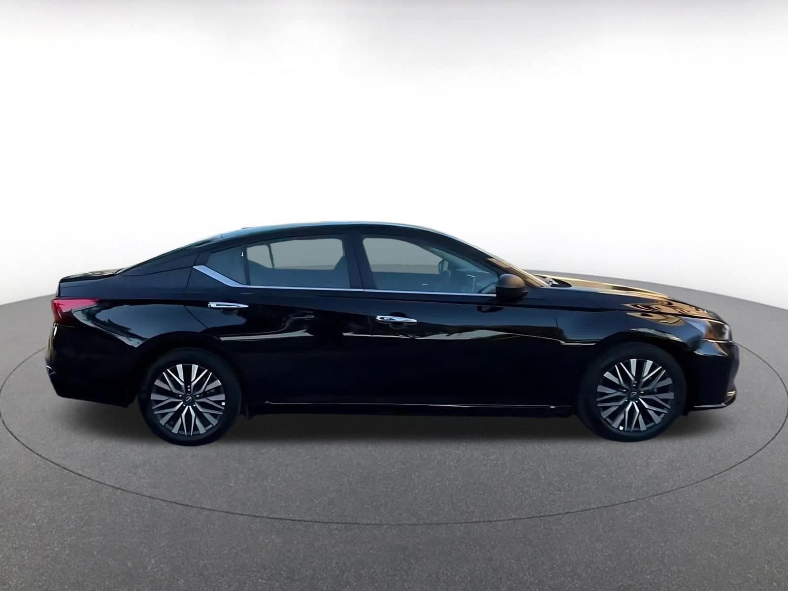 Thumbnail: 2025 Nissan Altima - 16